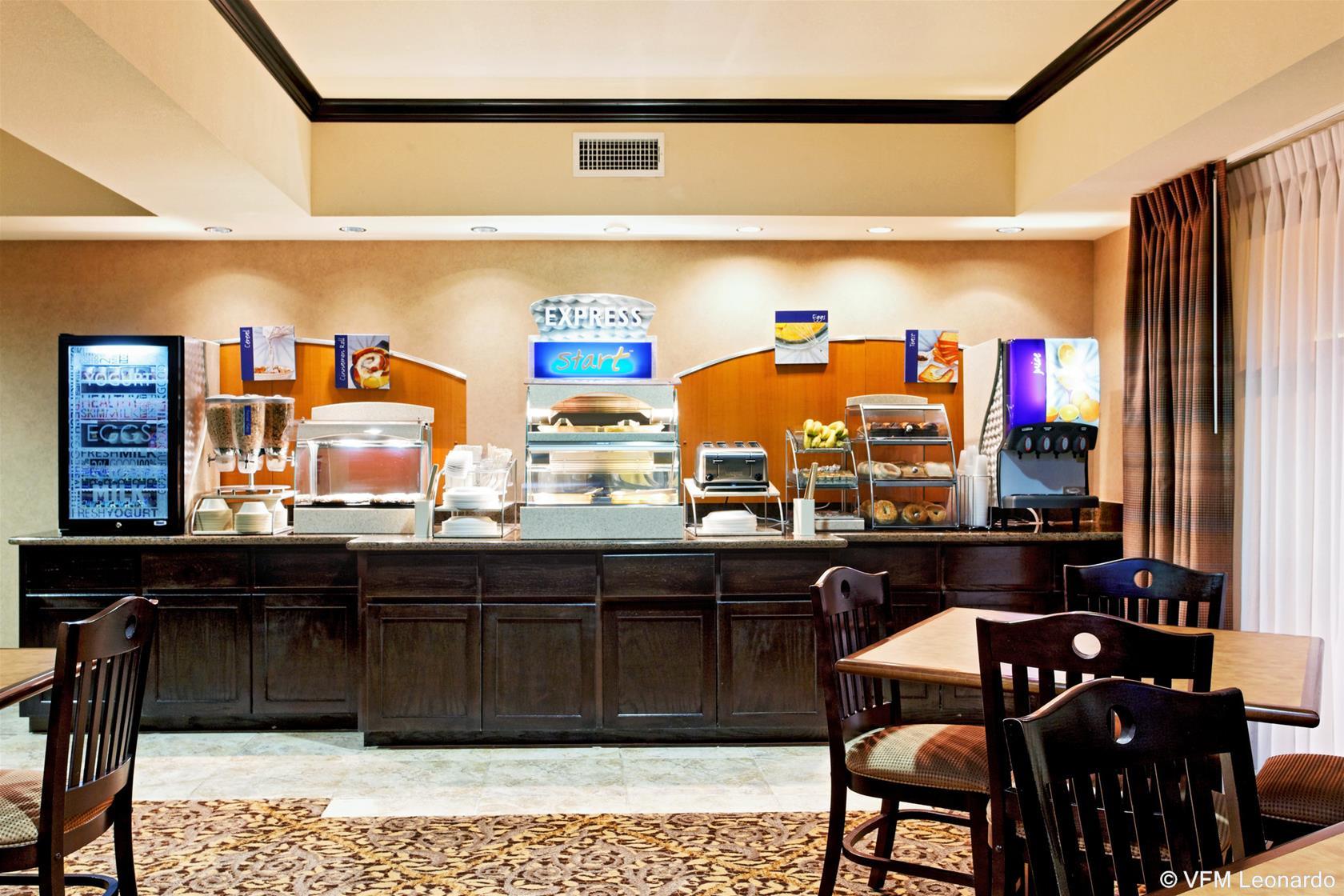 Holiday Inn Express Hotel & Suites Ozona