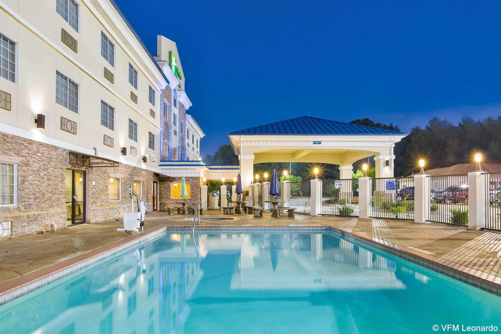 Holiday Inn Express Palestine