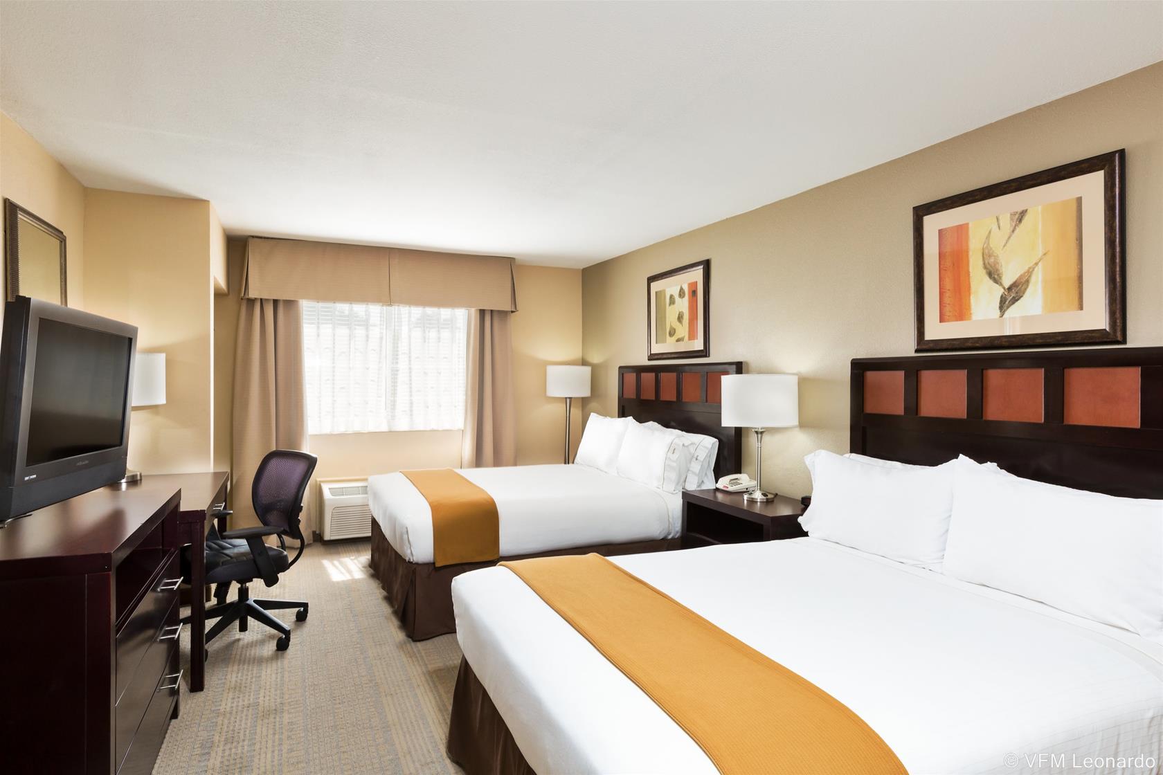 Holiday Inn Express Palestine