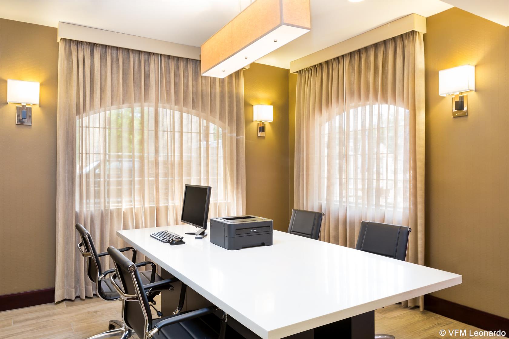 Holiday Inn Express Palestine