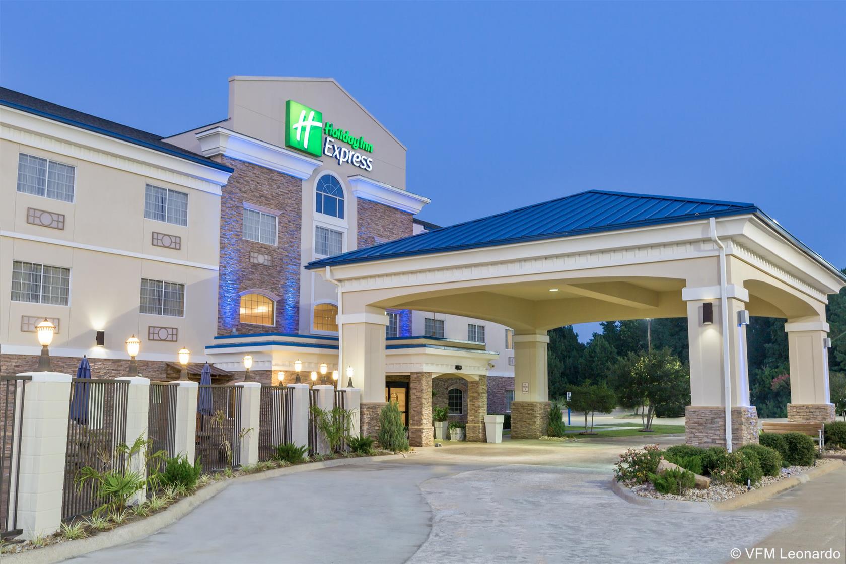 Holiday Inn Express Palestine