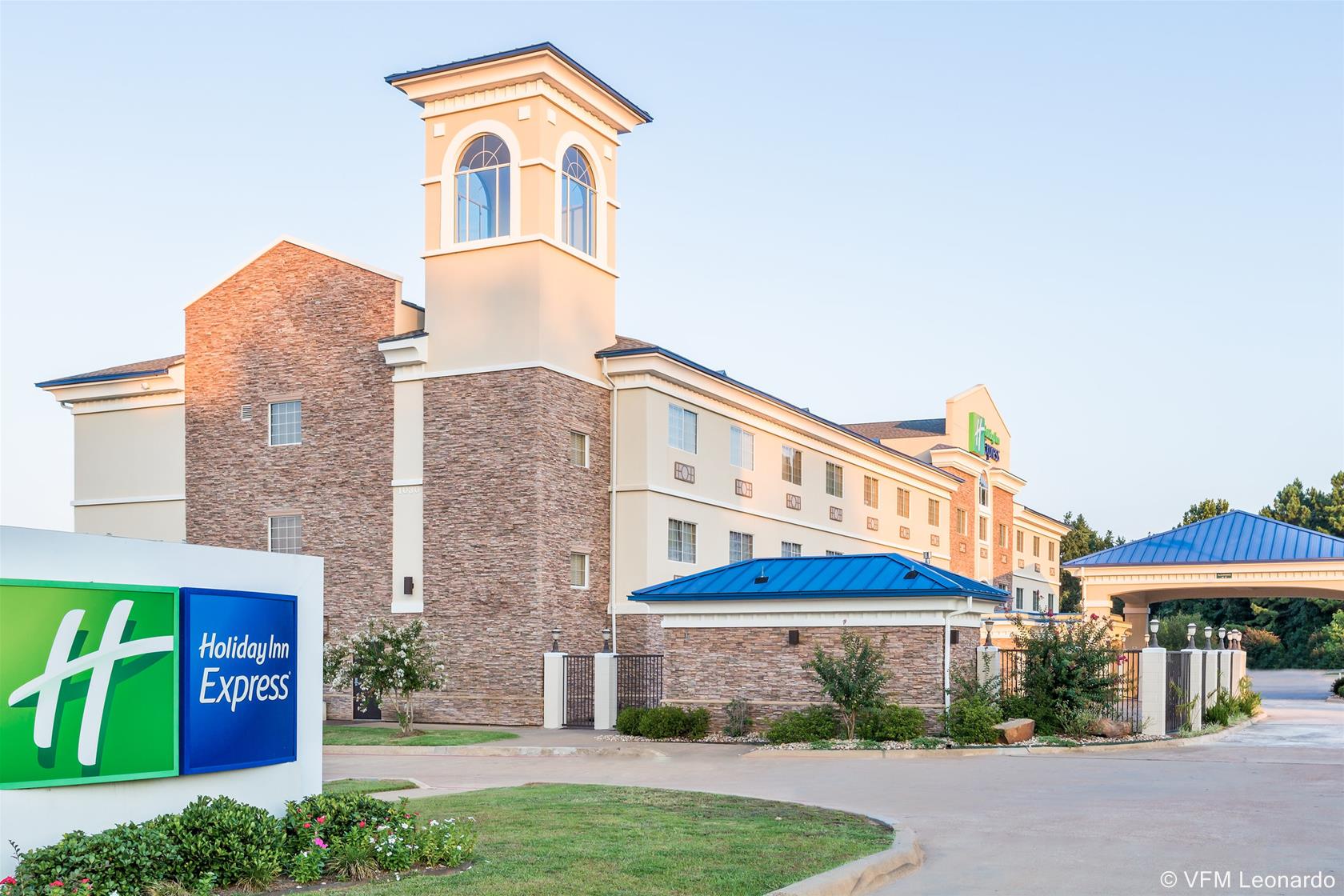 Holiday Inn Express Palestine