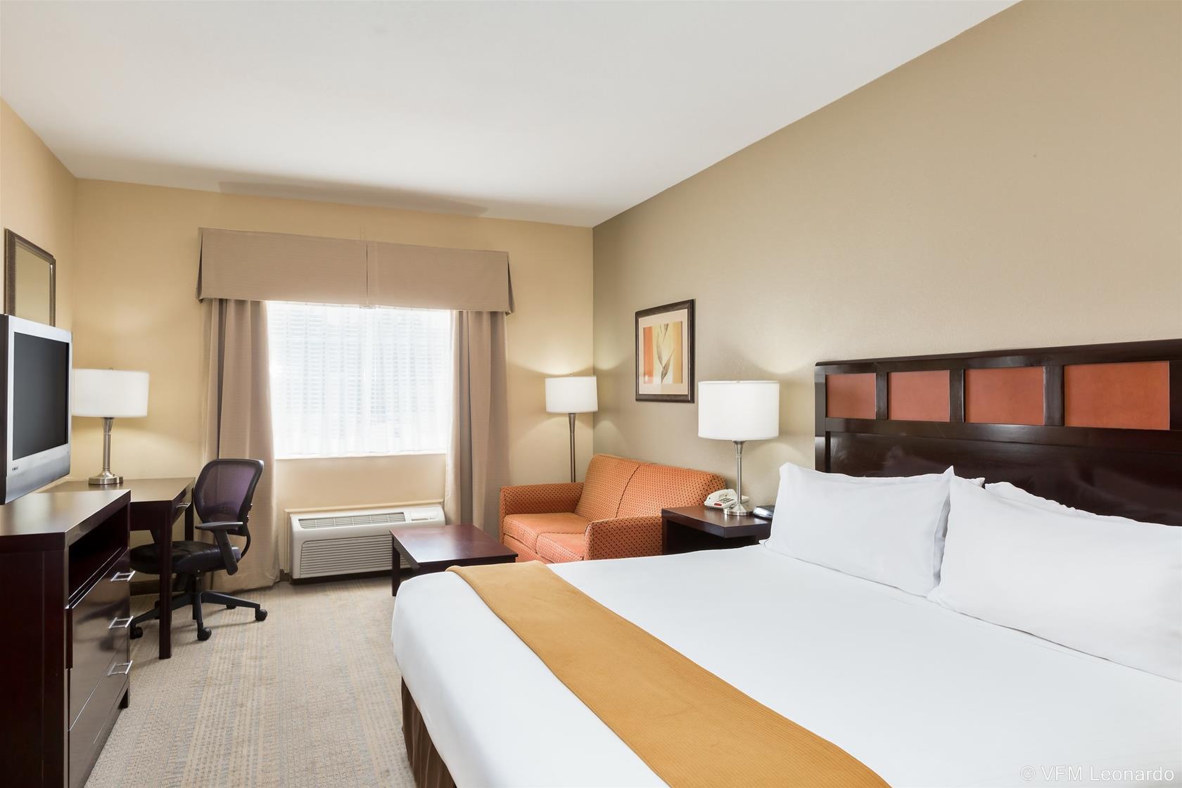 Holiday Inn Express Palestine