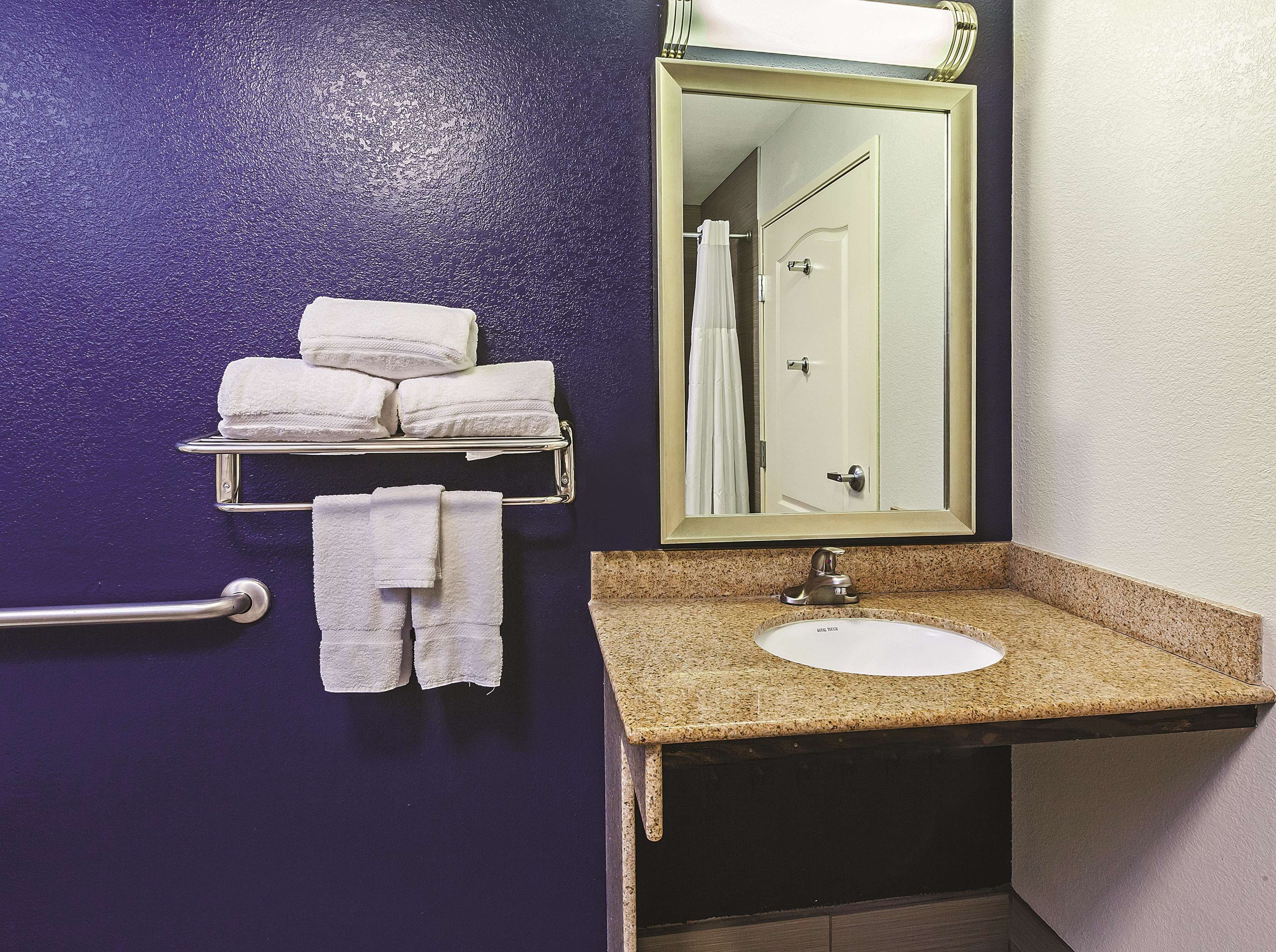 La Quinta Inn & Suites by Wyndham Palestine
