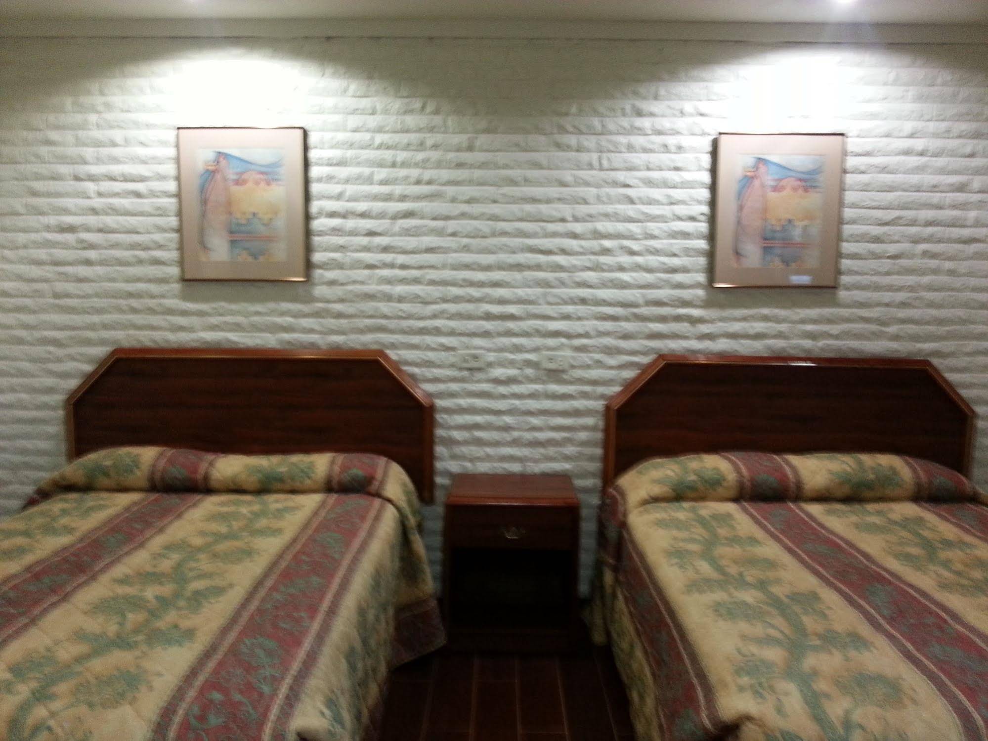 Kings Inn Motel Paris