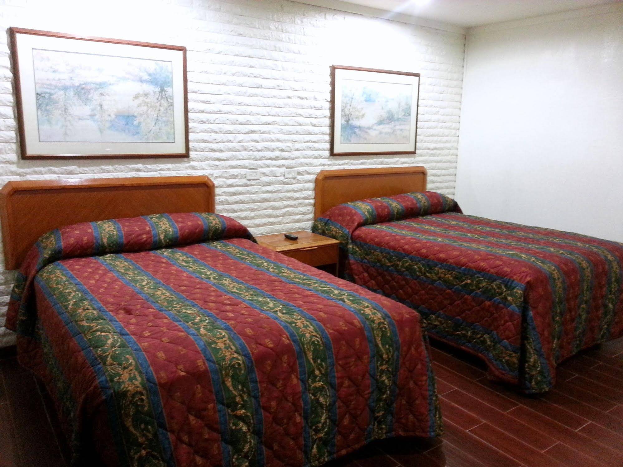 Kings Inn Motel Paris