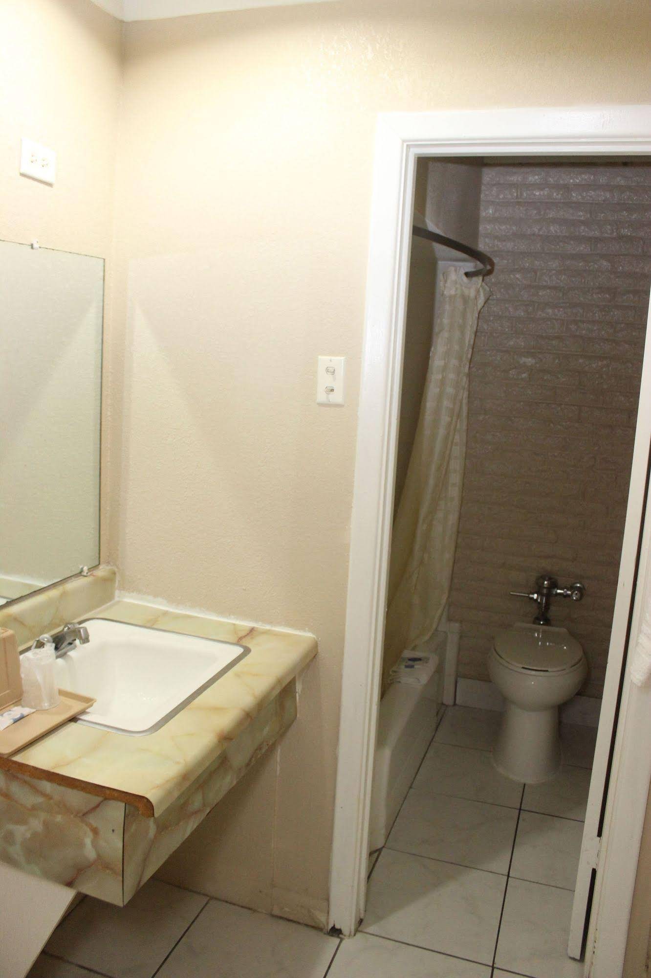 Kings Inn Motel Paris
