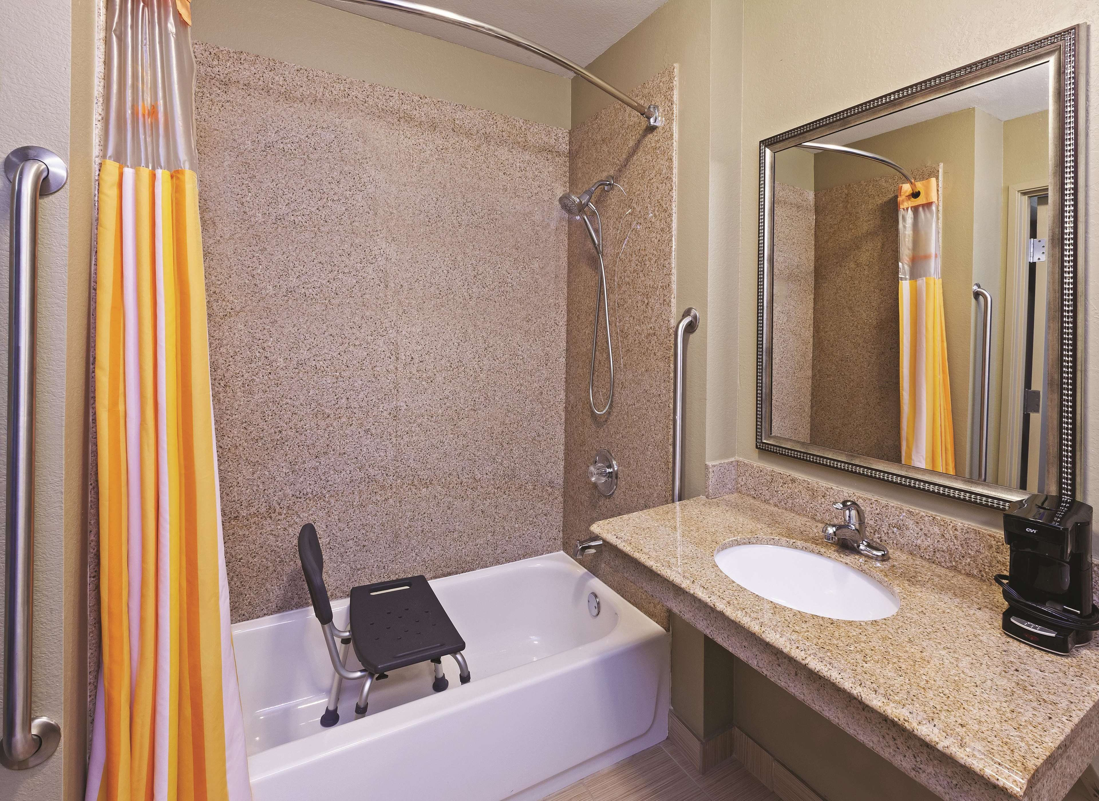 La Quinta Inn & Suites by Wyndham Paris