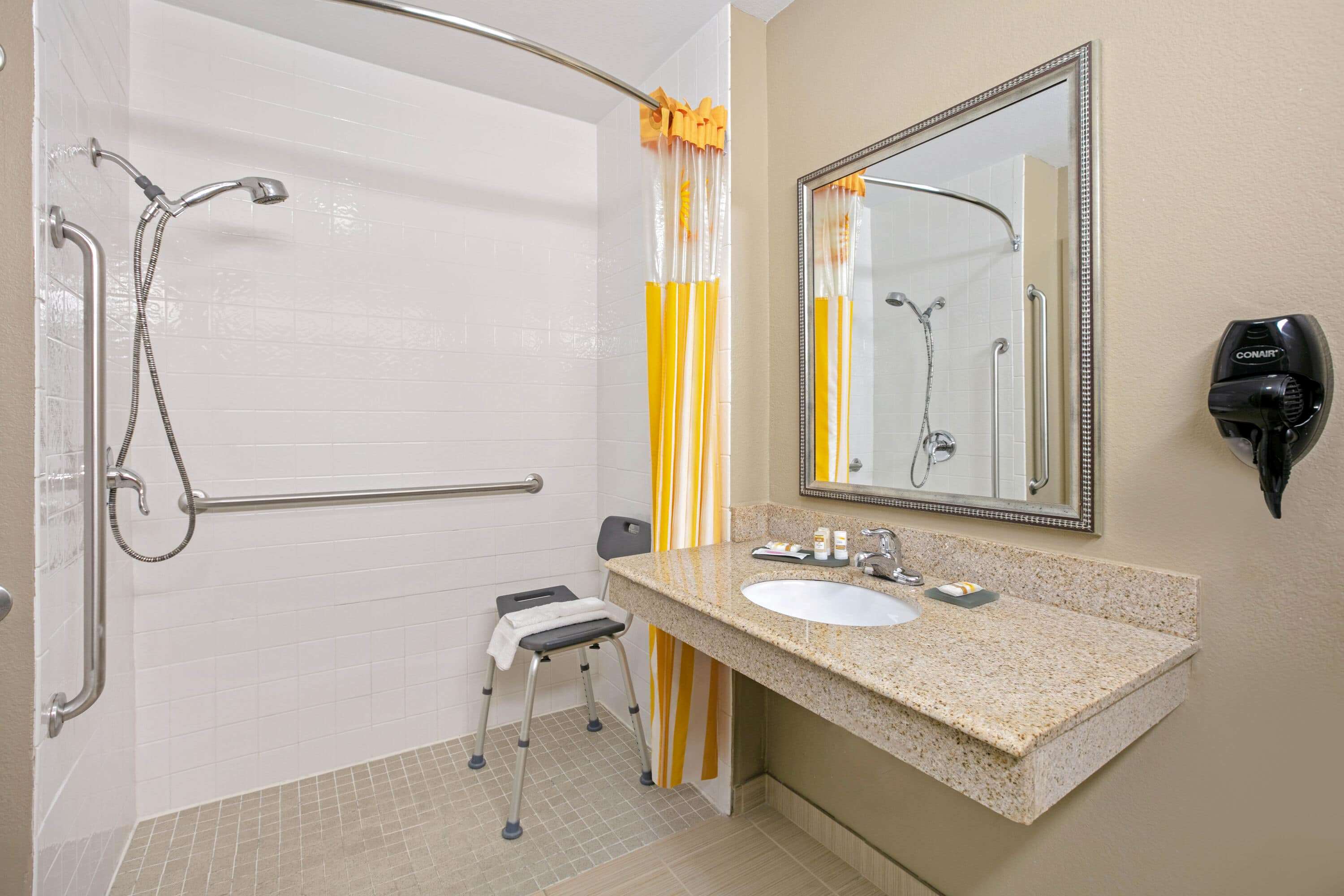 La Quinta Inn & Suites by Wyndham Paris