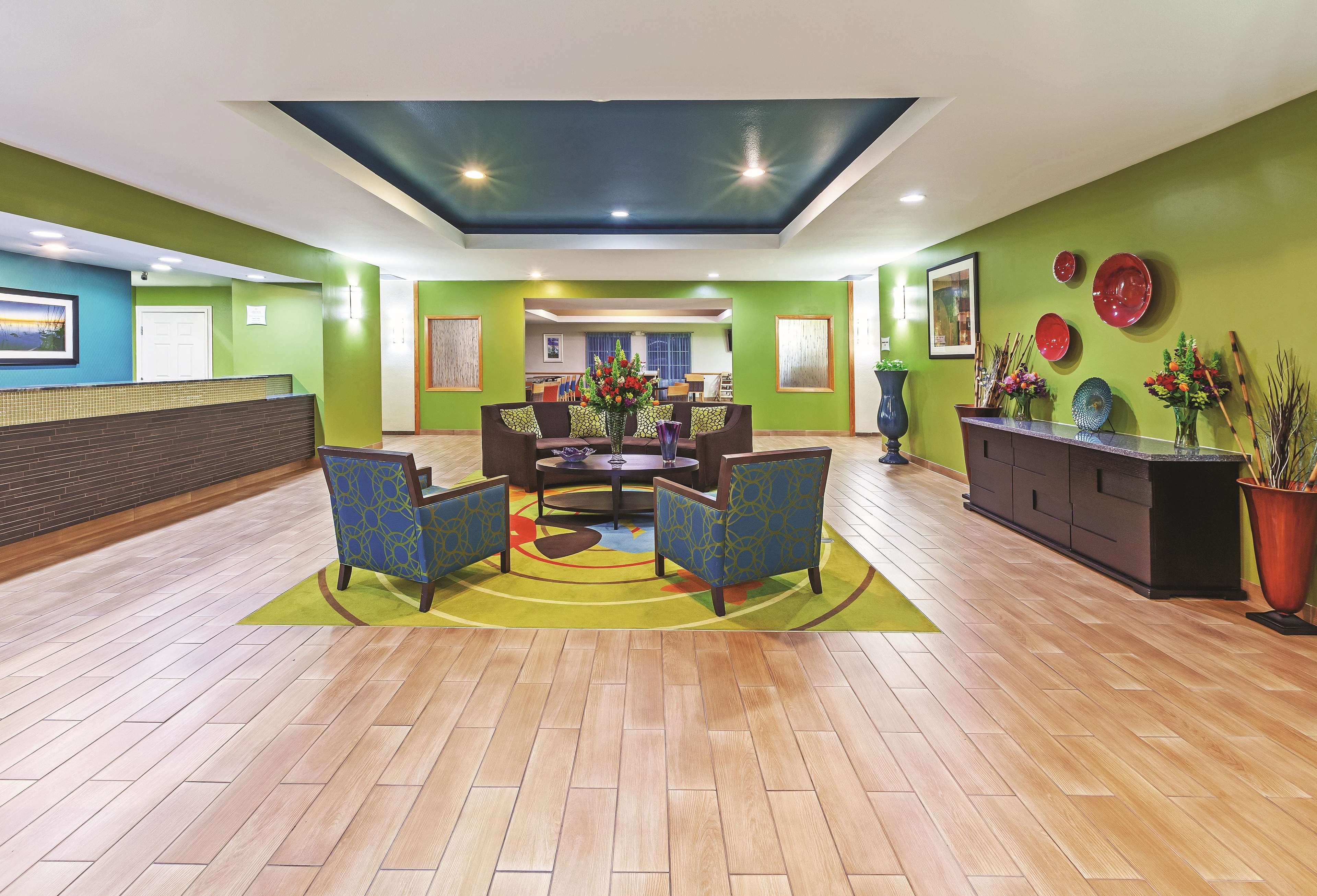La Quinta Inn & Suites by Wyndham Paris