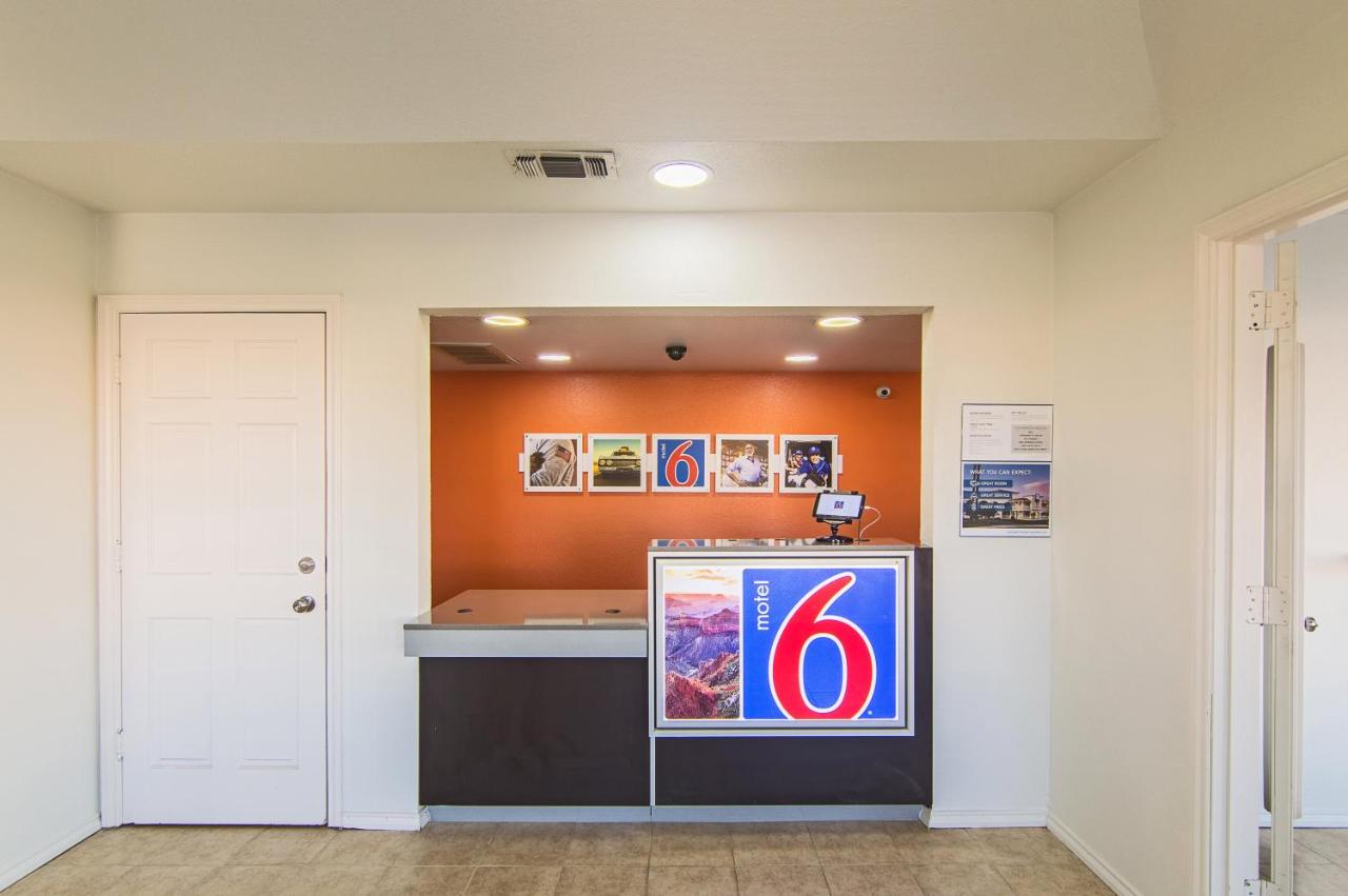 Motel 6 Paris Tx