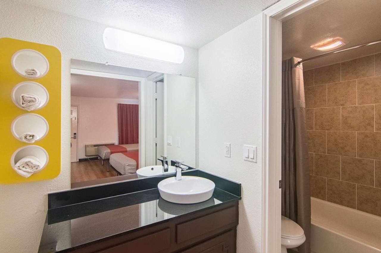 Motel 6 Paris Tx