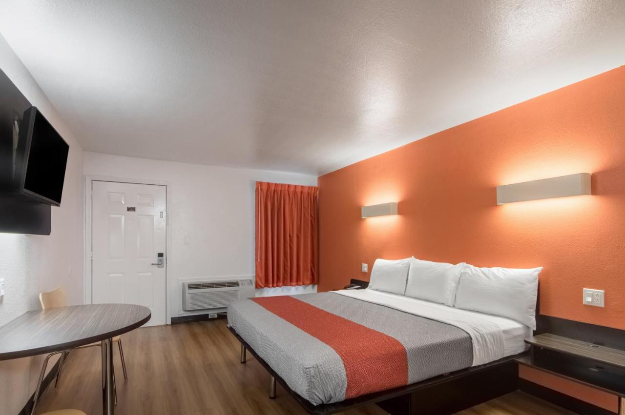 Motel 6 Paris Tx