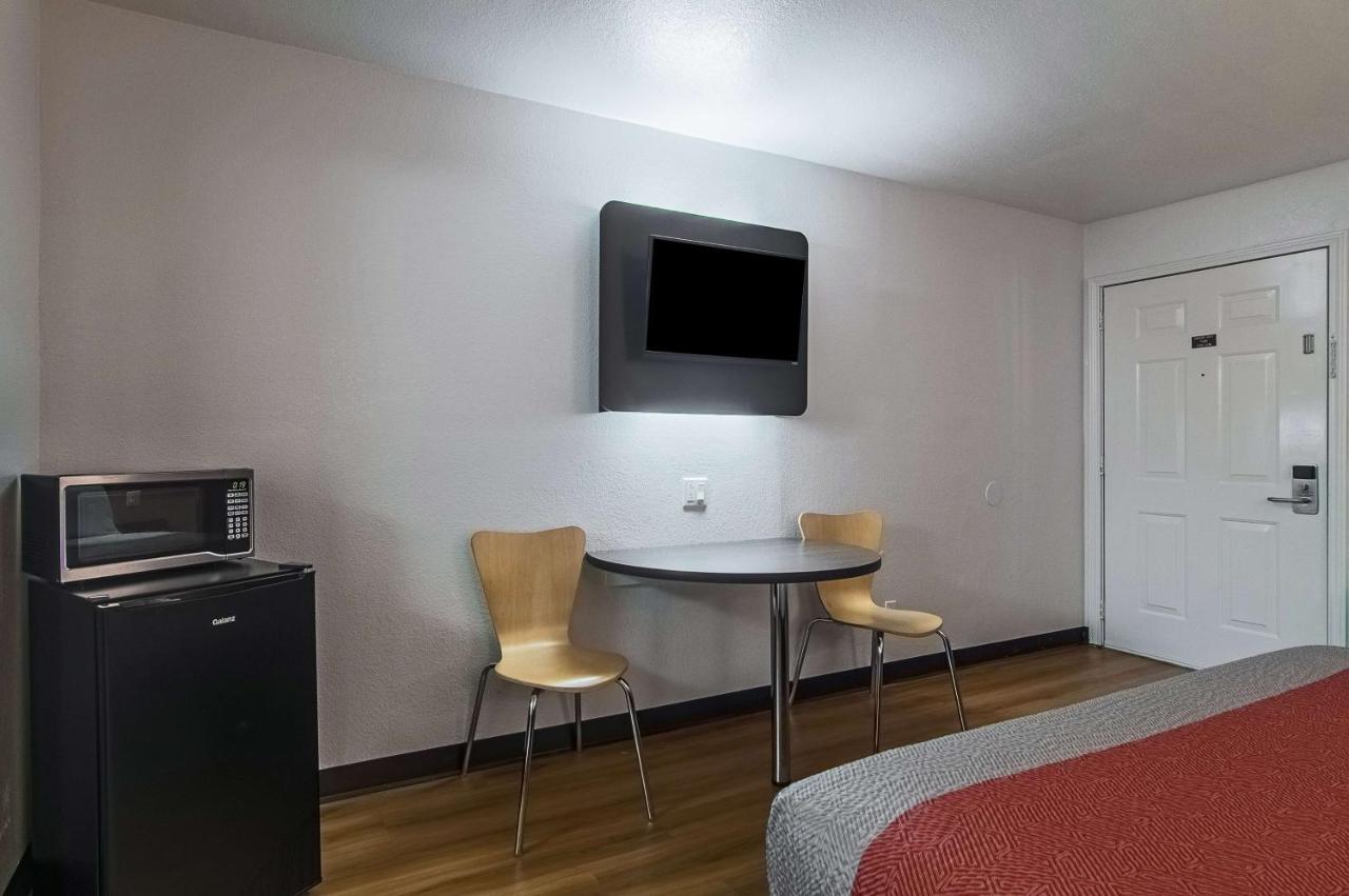 Motel 6 Paris Tx