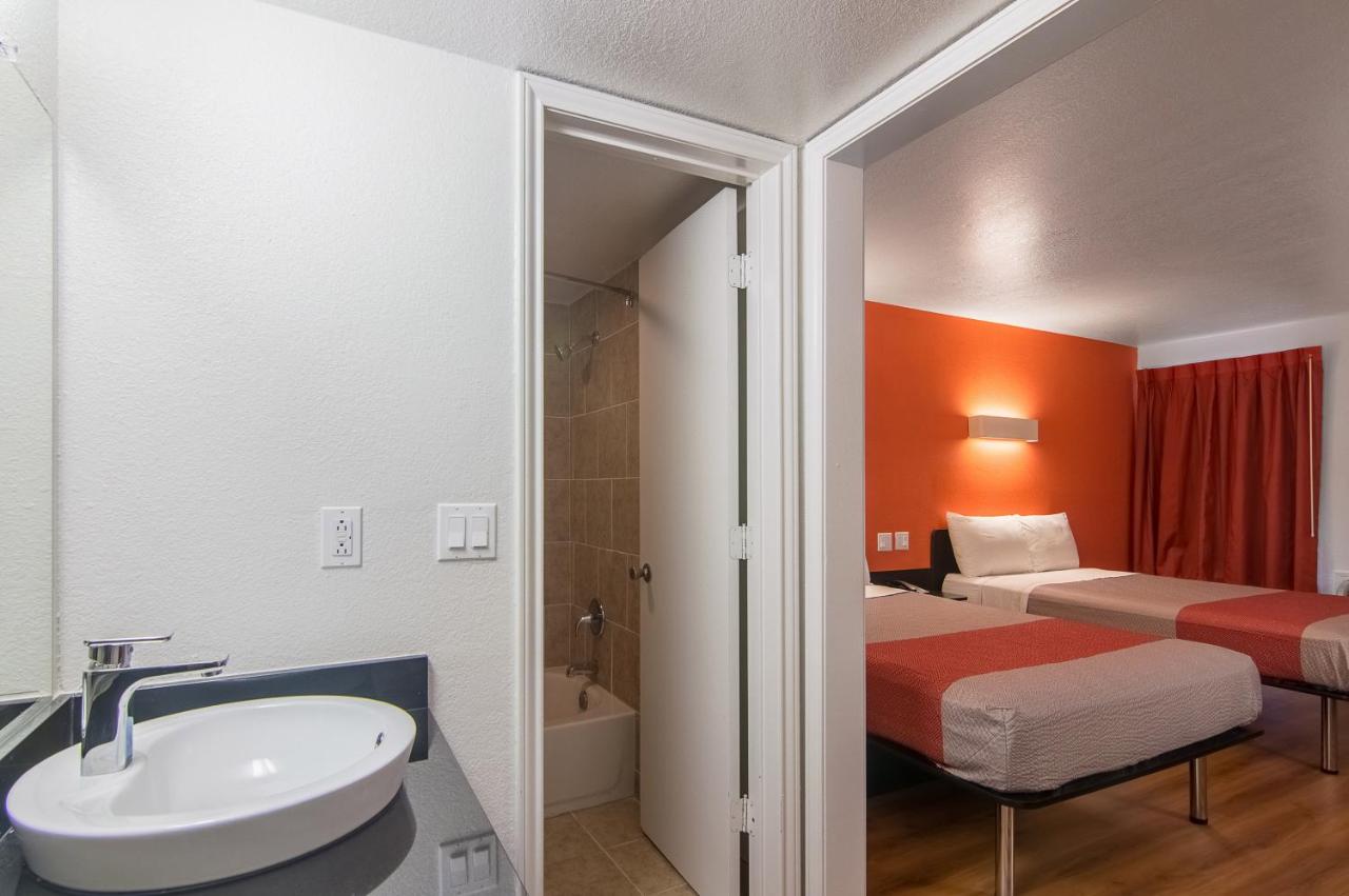 Motel 6 Paris Tx