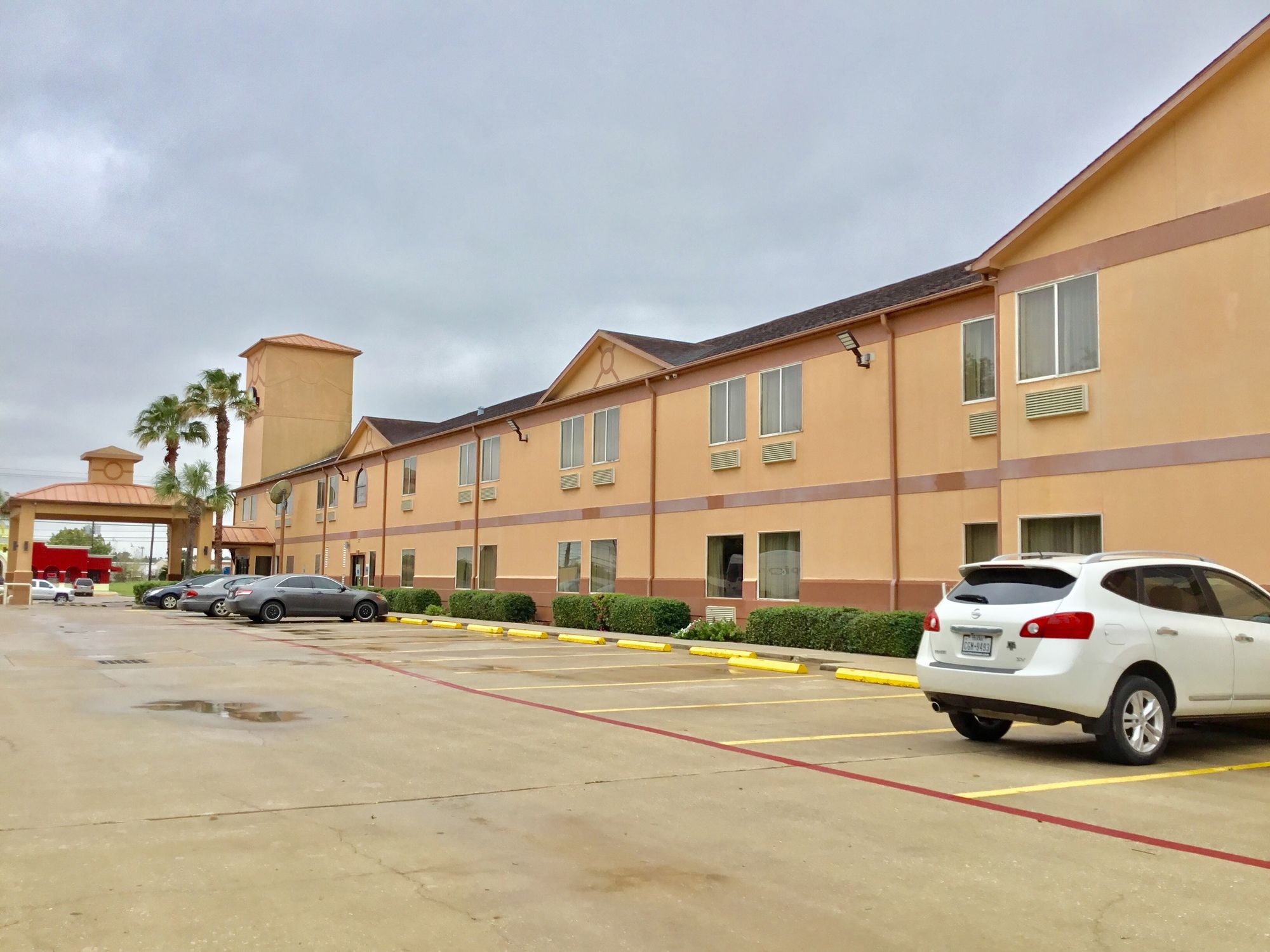 Days Inn & Suites by Wyndham Pasadena