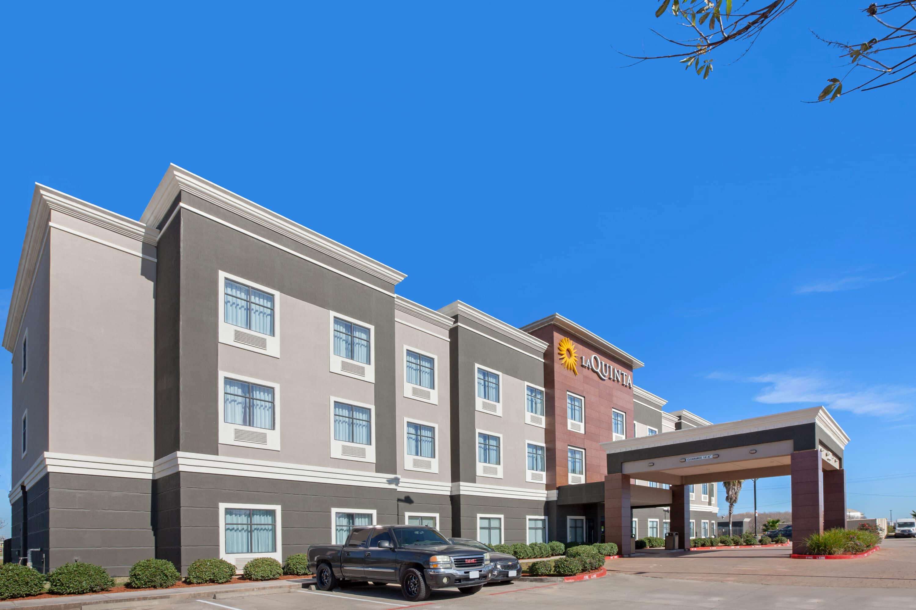 La Quinta Inn & Suites by Wyndham Pasadena North
