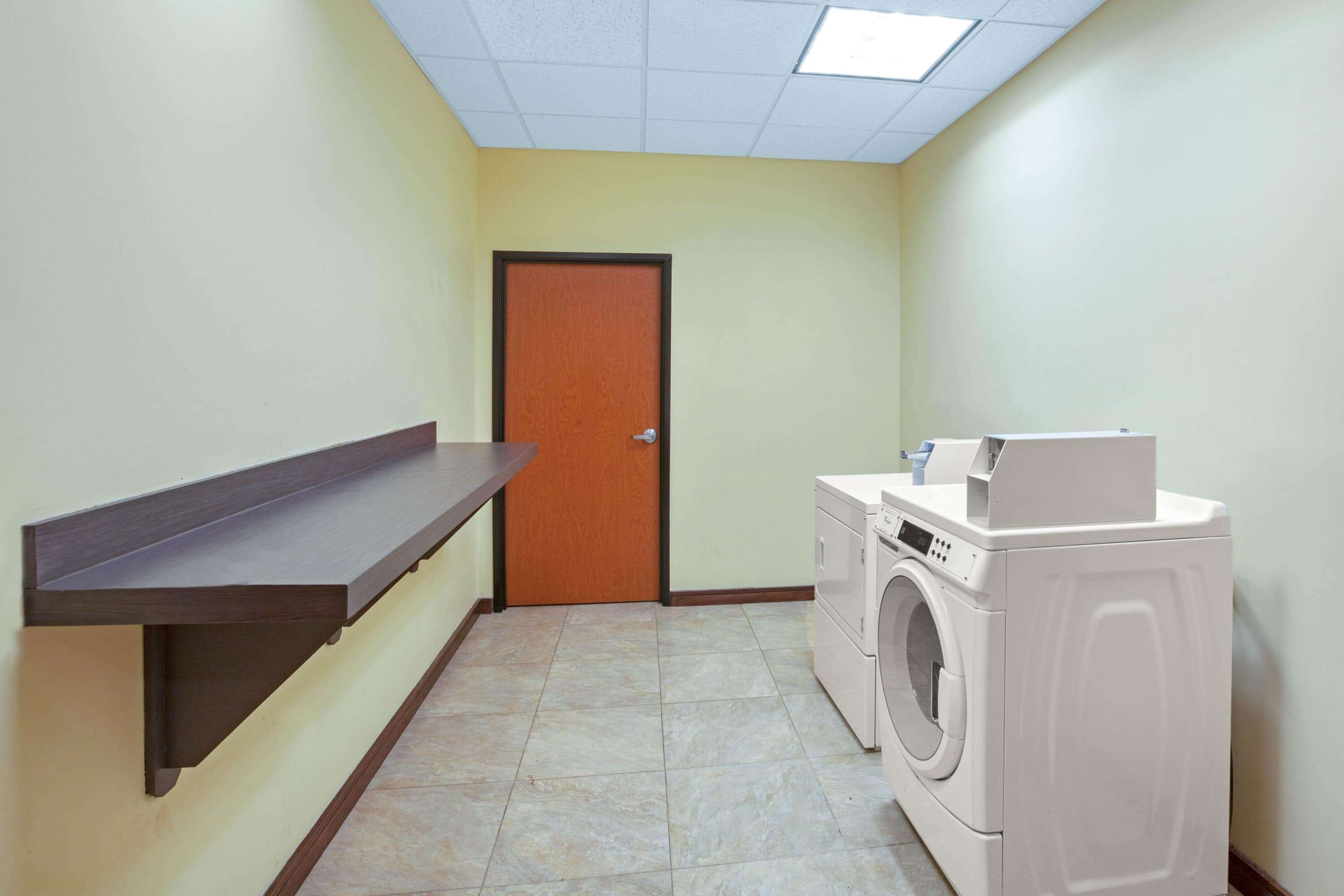 La Quinta Inn & Suites by Wyndham Pasadena North