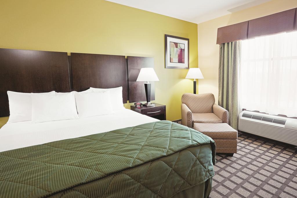 La Quinta Inn & Suites by Wyndham Pasadena North