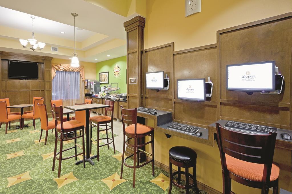 La Quinta Inn & Suites by Wyndham Pasadena North