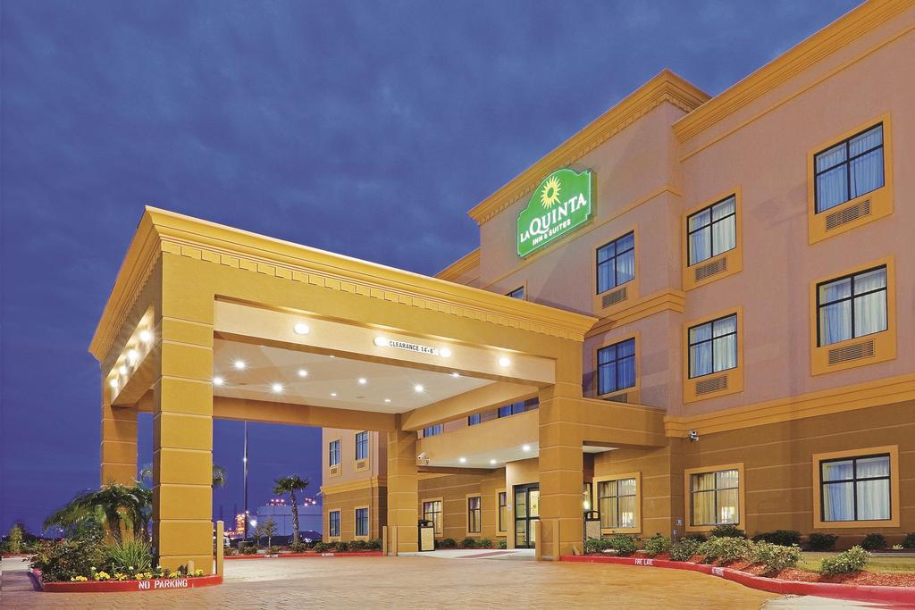 La Quinta Inn & Suites by Wyndham Pasadena North