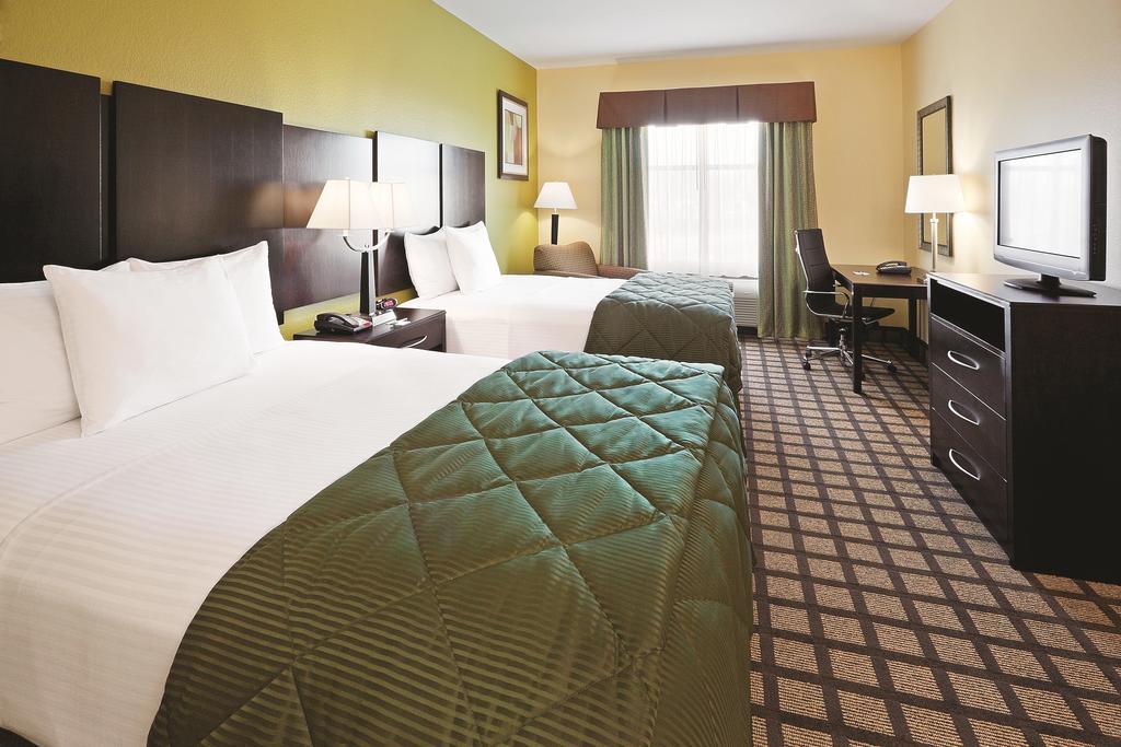 La Quinta Inn & Suites by Wyndham Pasadena North