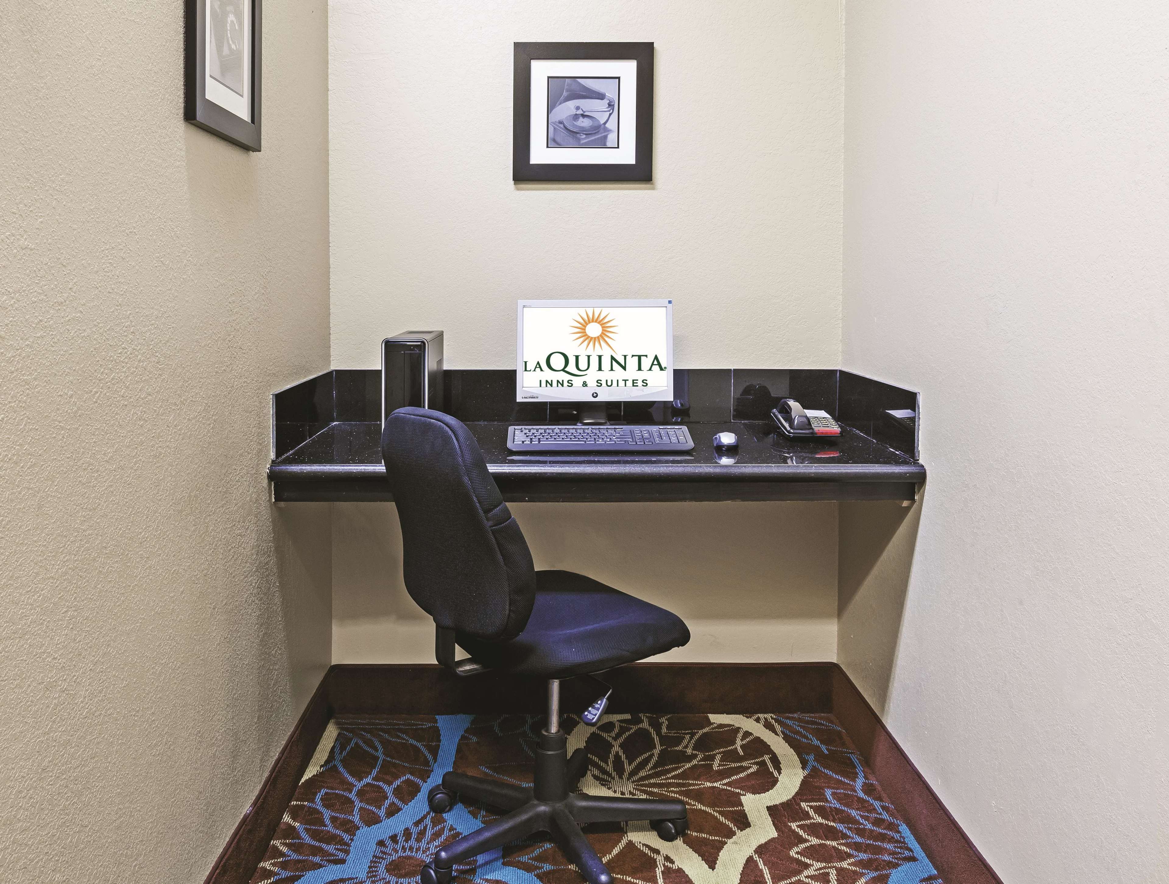 La Quinta Inn & Suites by Wyndham Pearland - Houston South