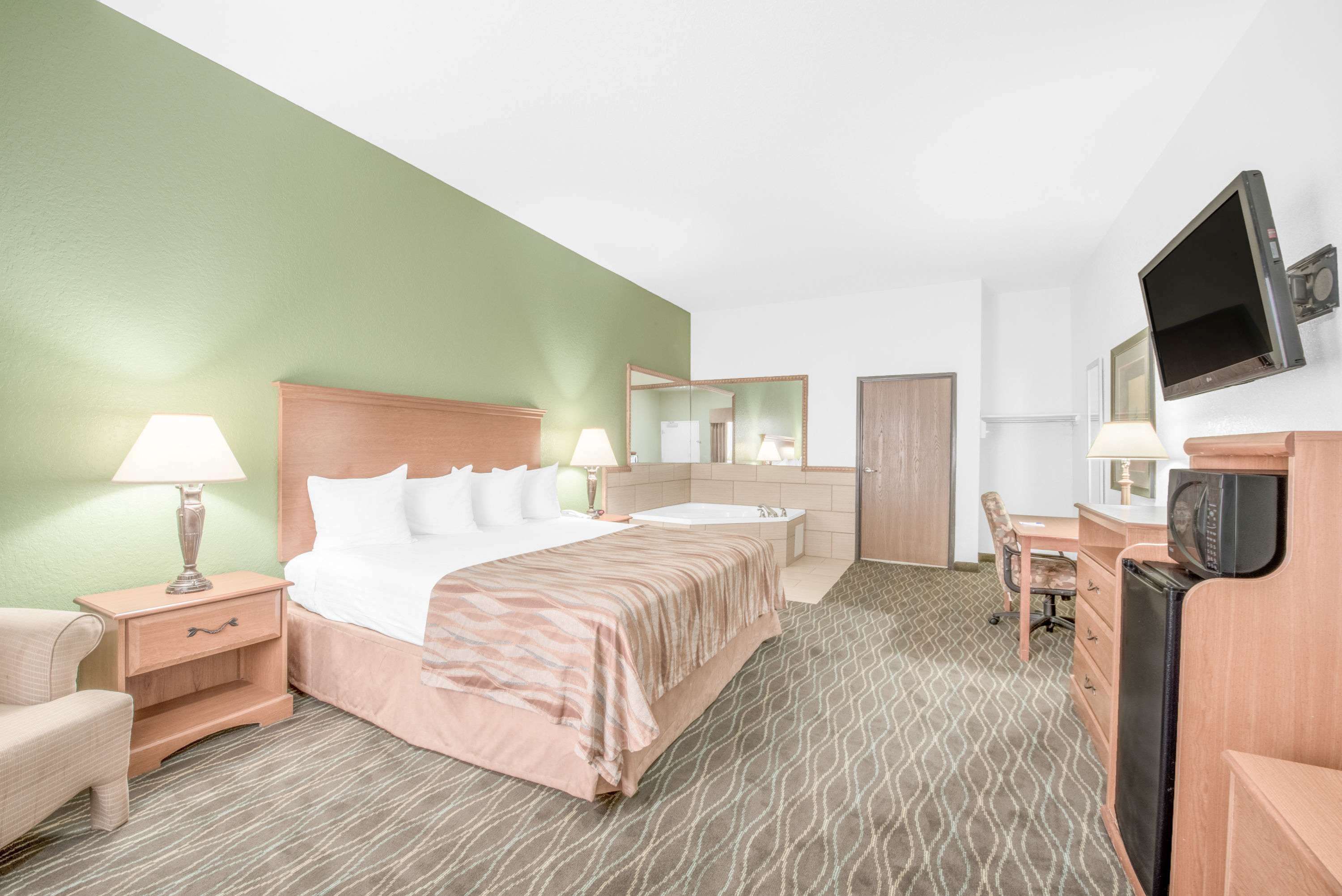 Baymont by Wyndham Pearsall