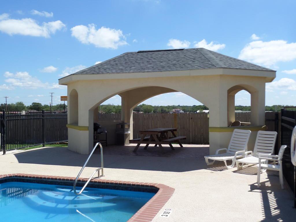 Baymont by Wyndham Pearsall