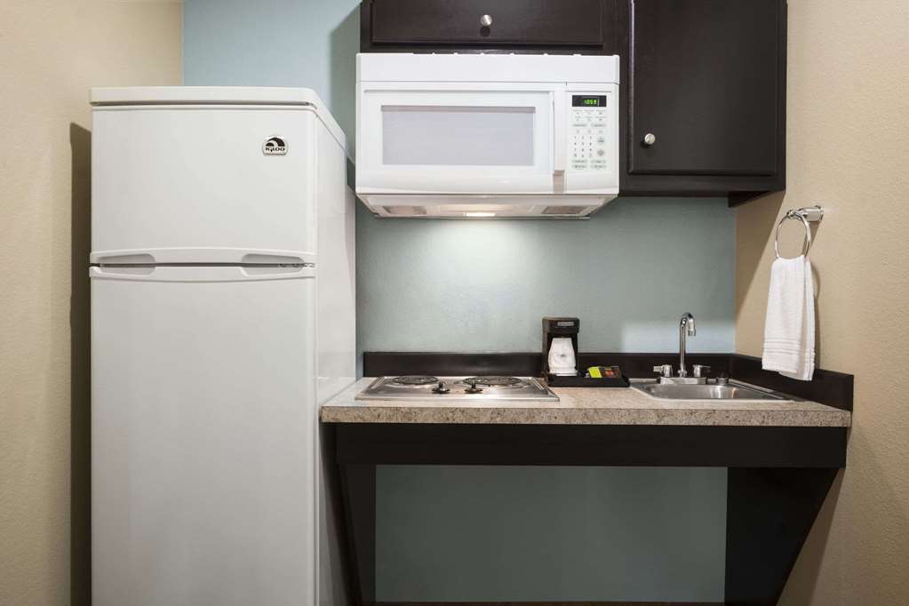 Horizon Inn & Suites - Pearsall