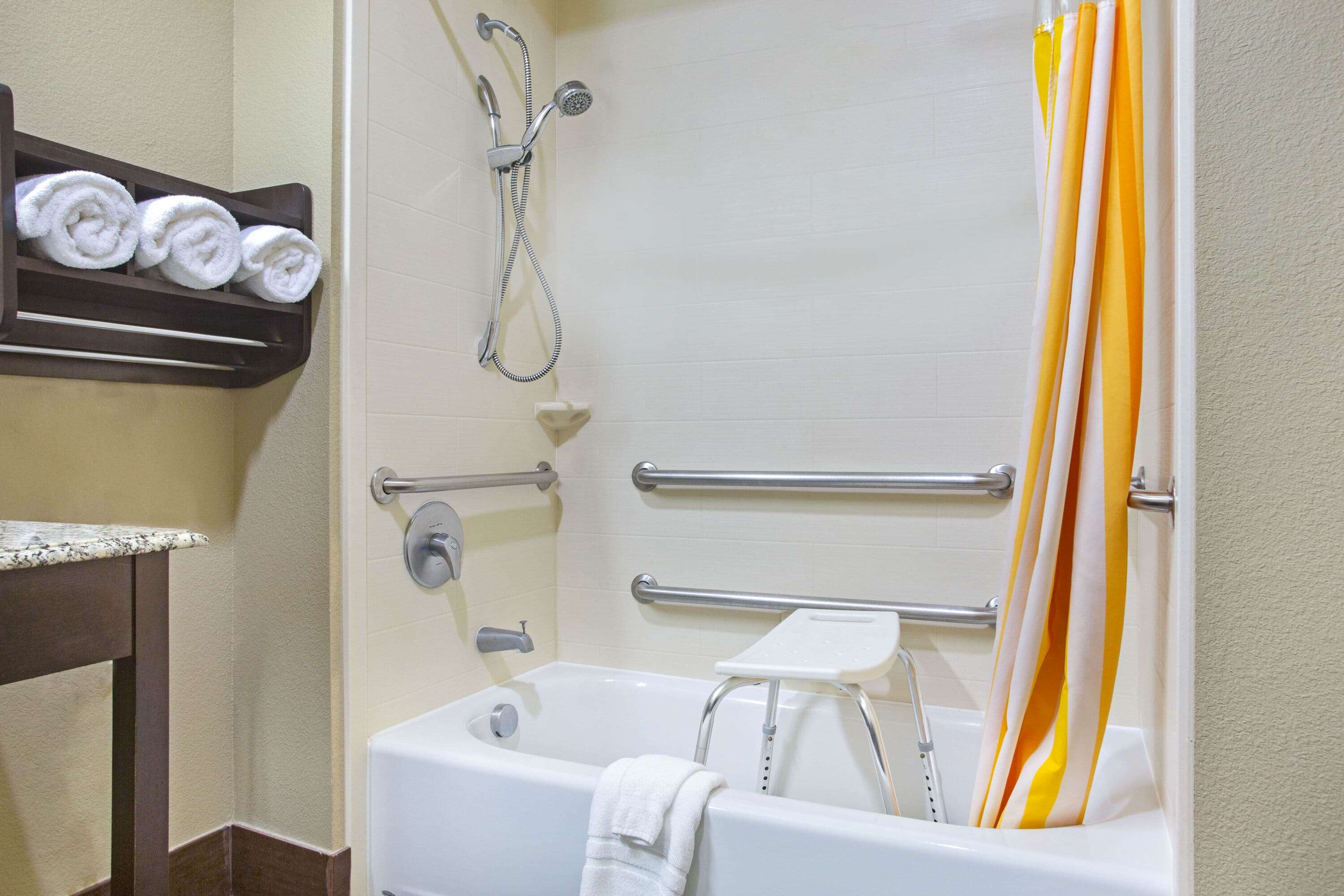 La Quinta Inn & Suites by Wyndham Pearsall
