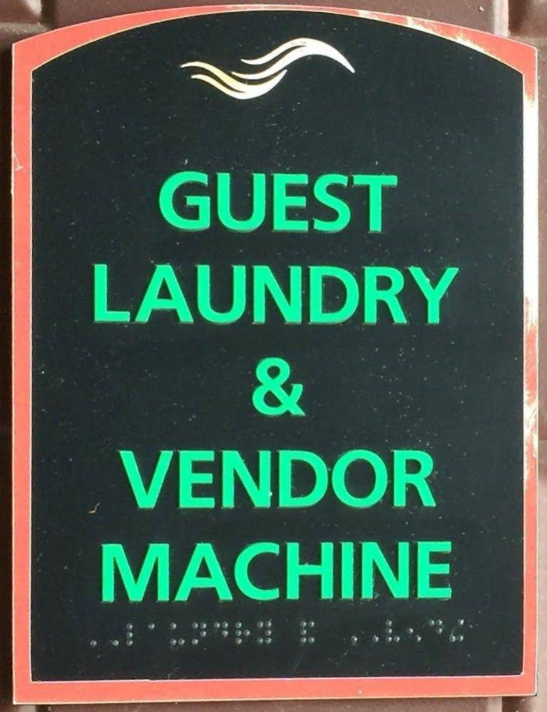 Pearsall Inn and Suites
