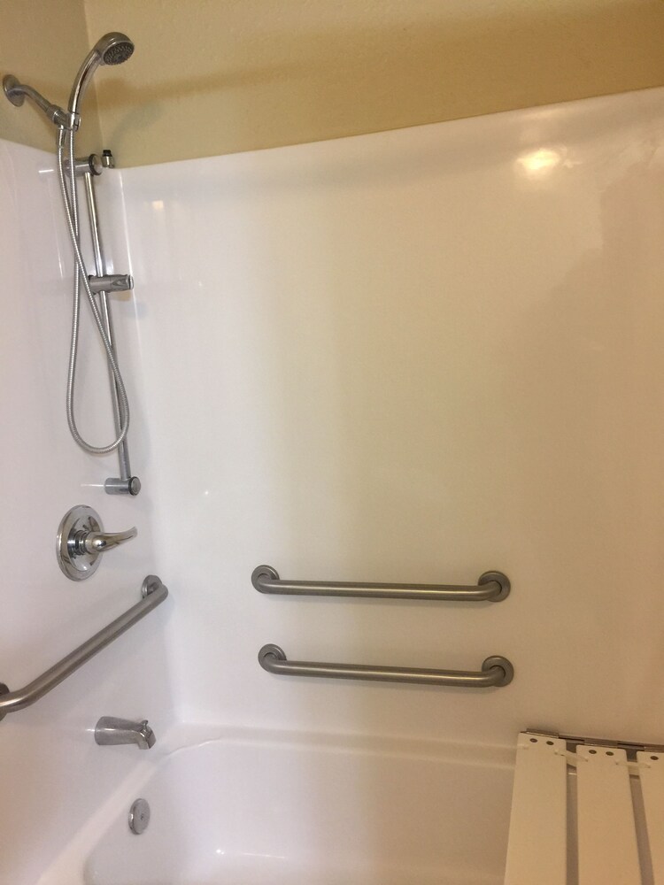 Cobblestone Hotel & Suites Pecos