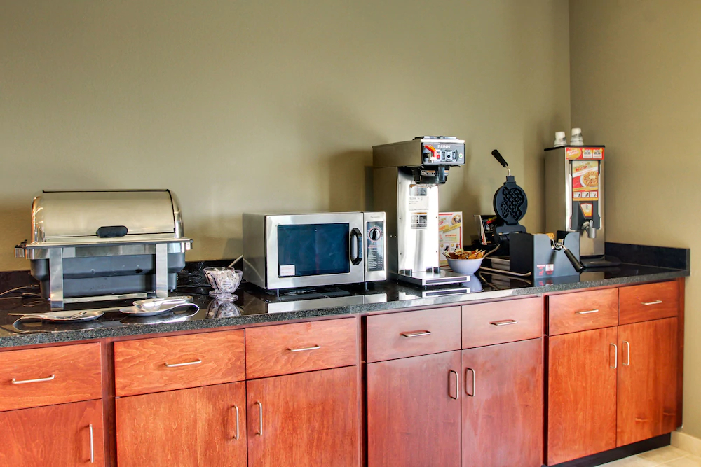 Cobblestone Hotel & Suites Pecos
