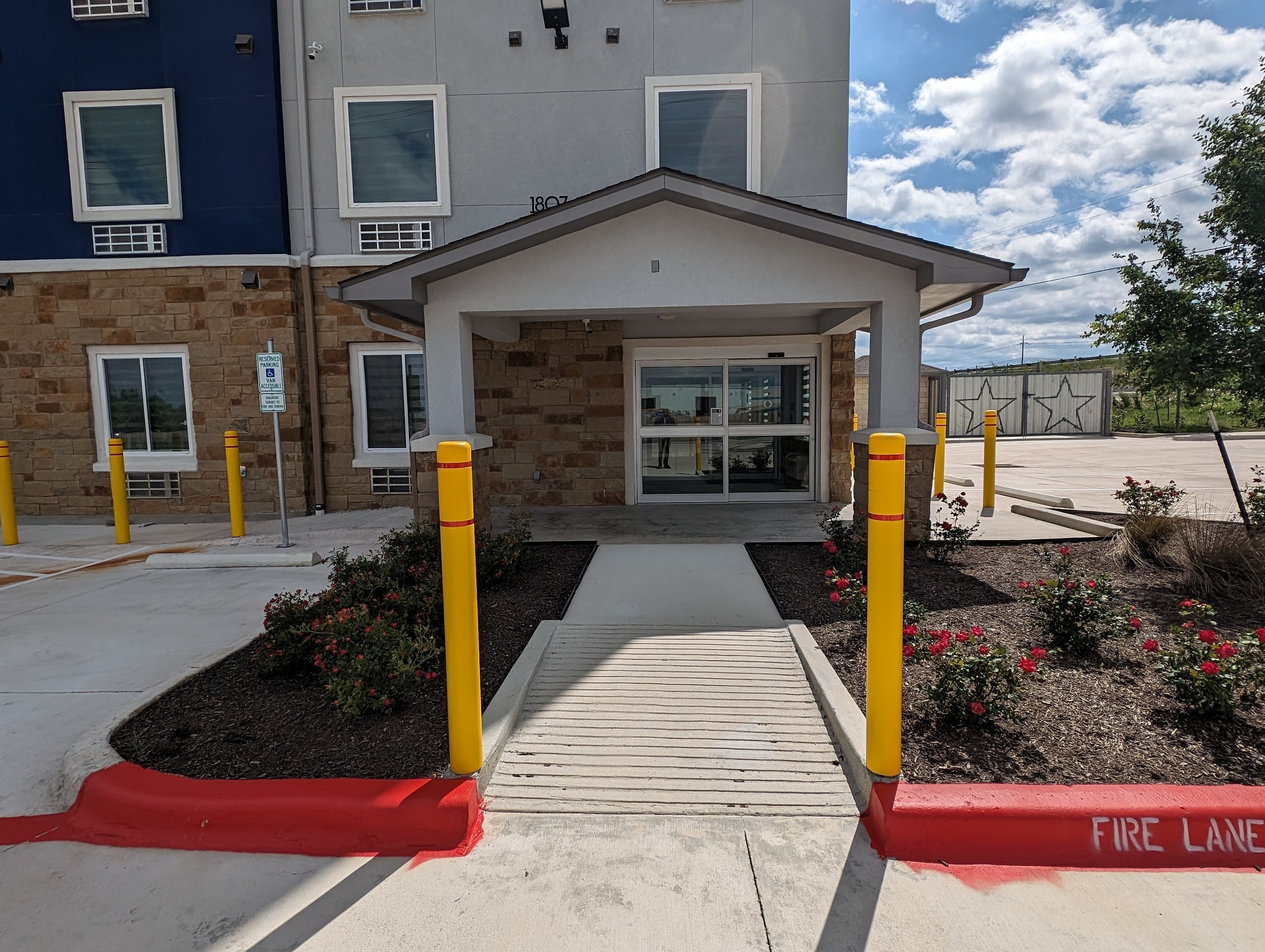 Texas Bungalows Hotel and Hotel Que