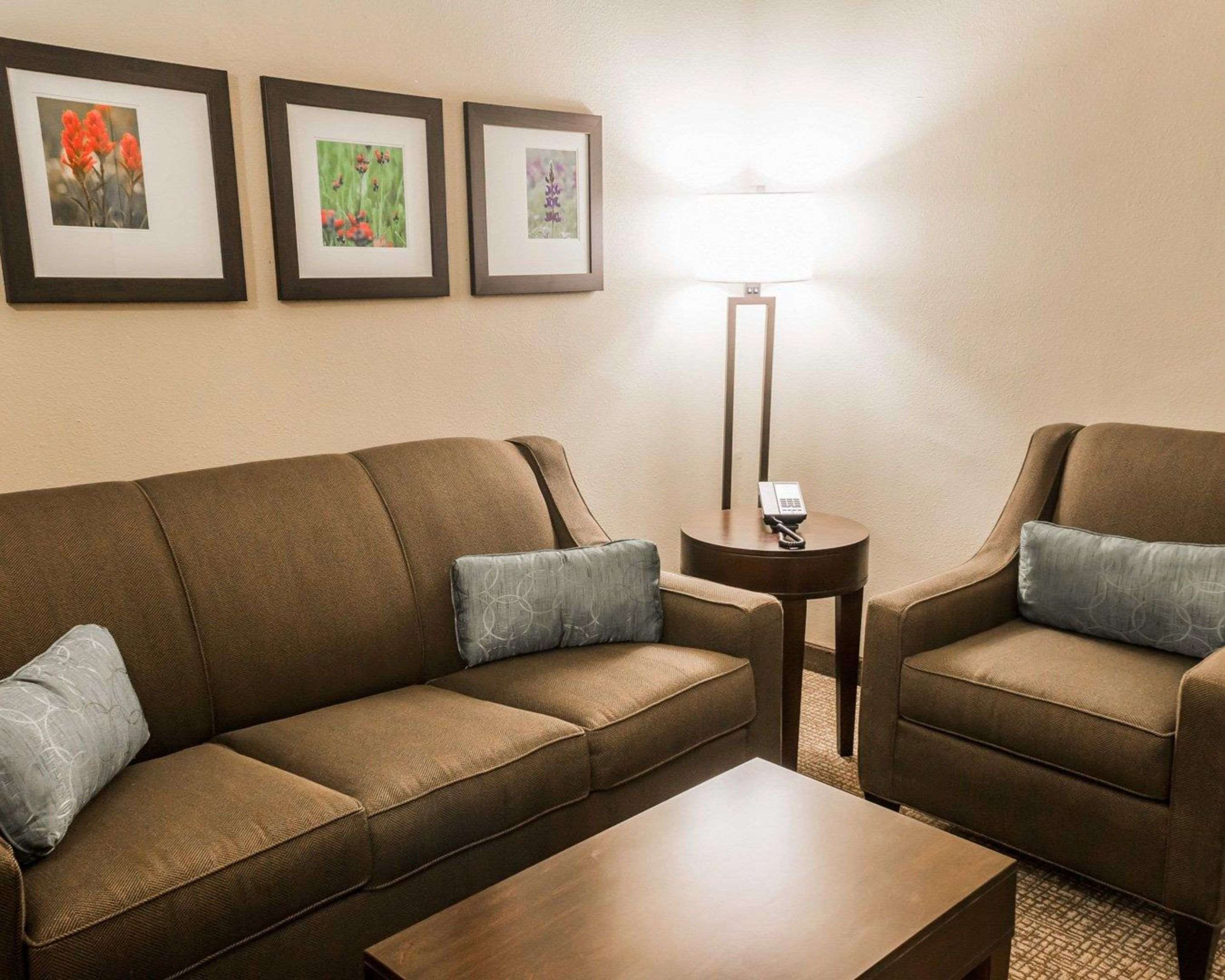 Comfort Inn & Suites