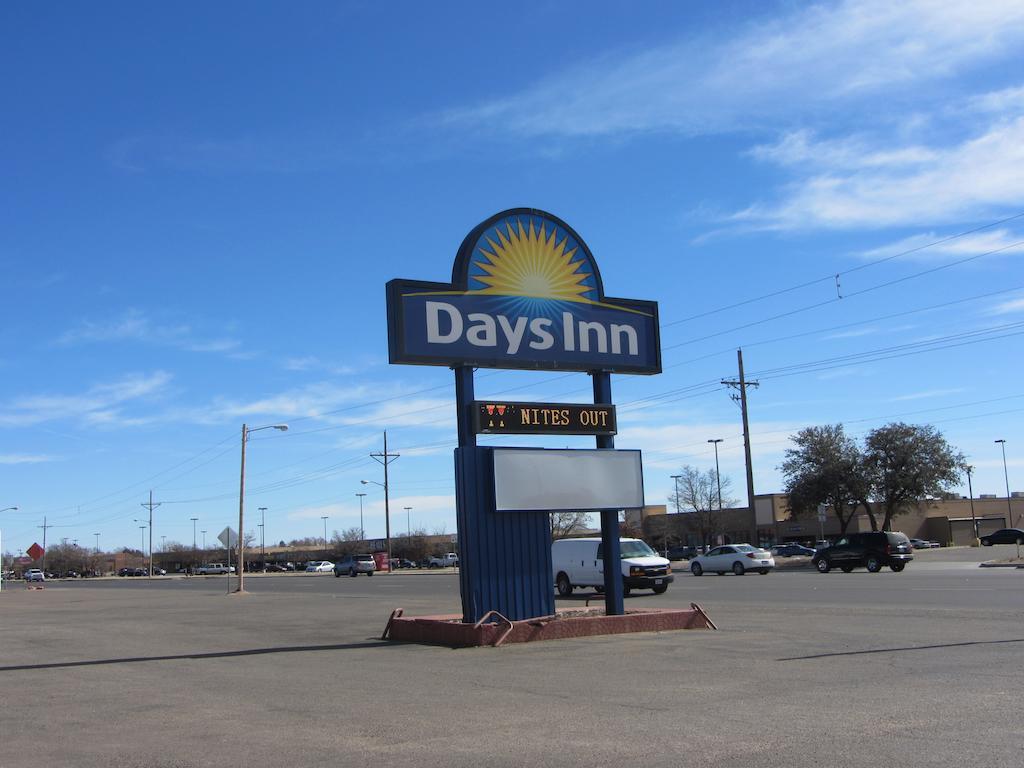 Days Inn by Wyndham Plainview