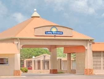 Days Inn by Wyndham Plainview