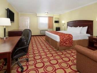 Days Inn by Wyndham Plainview