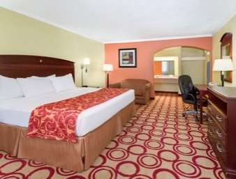 Days Inn by Wyndham Plainview