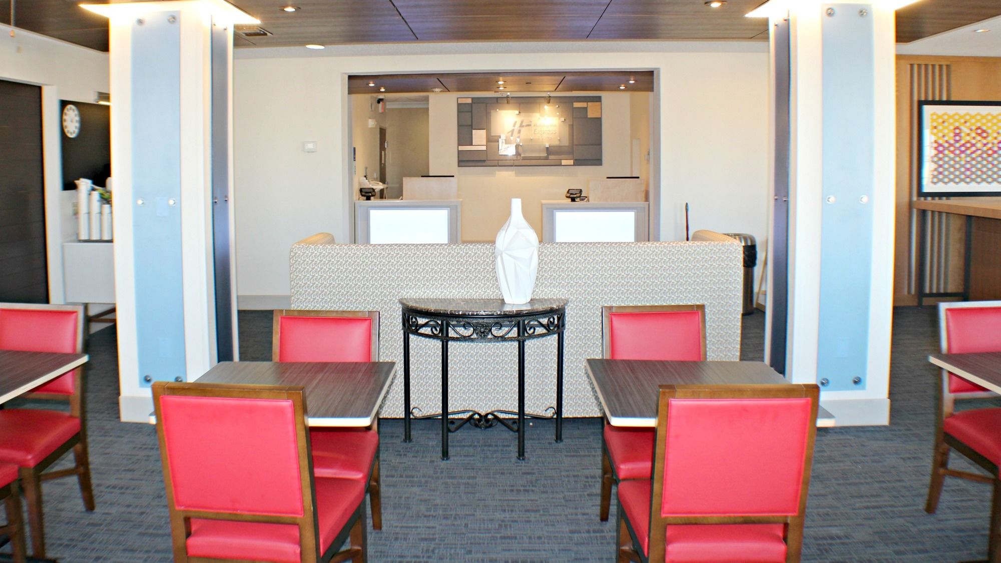 Holiday Inn Express & Suites Plainview