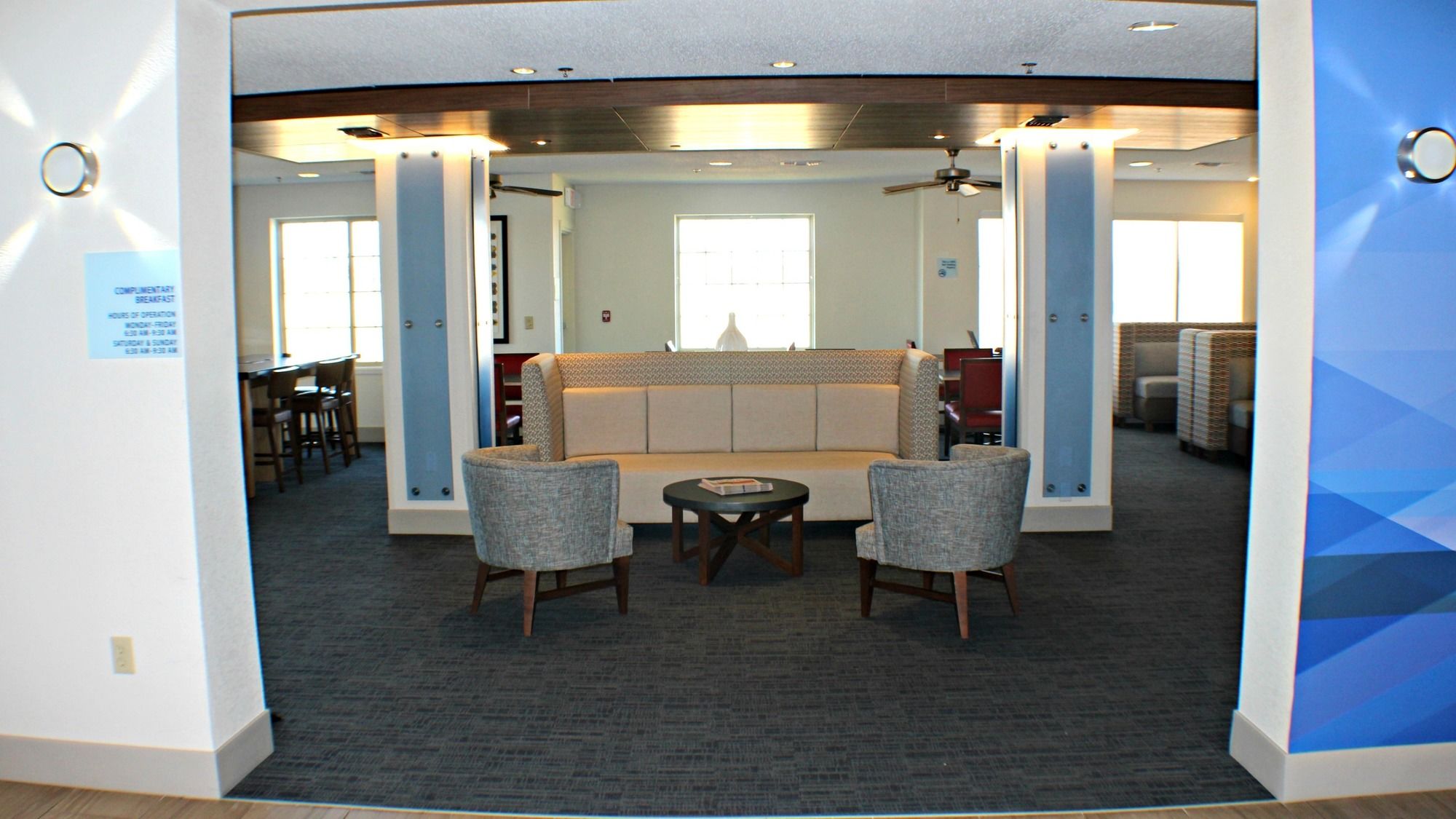 Holiday Inn Express & Suites Plainview