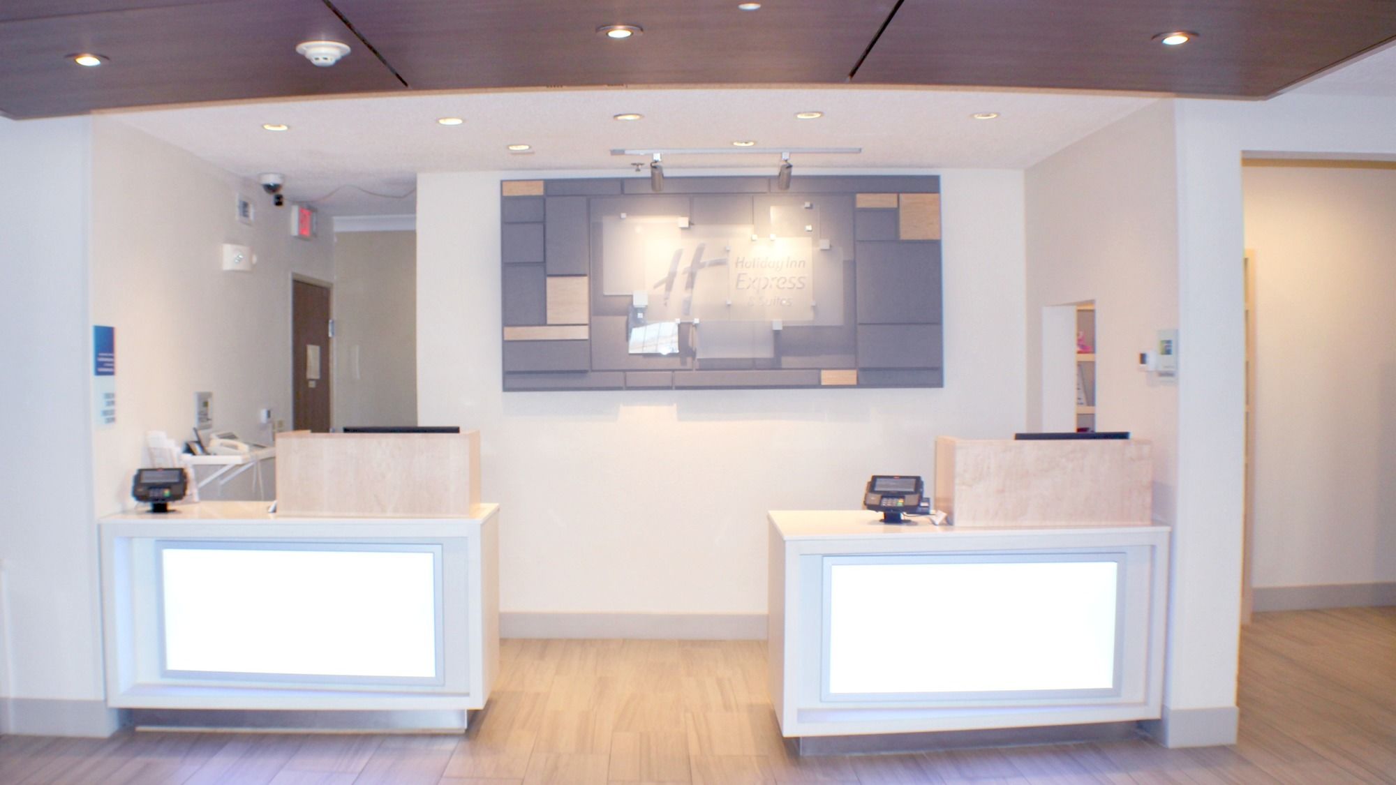 Holiday Inn Express & Suites Plainview