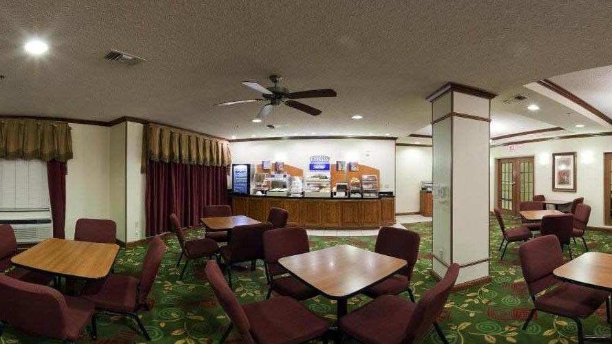Holiday Inn Express & Suites Plainview