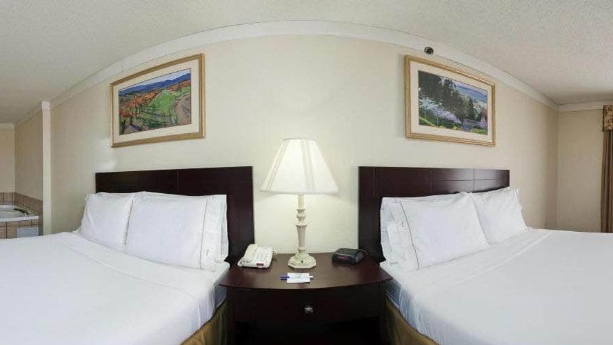 Holiday Inn Express & Suites Plainview