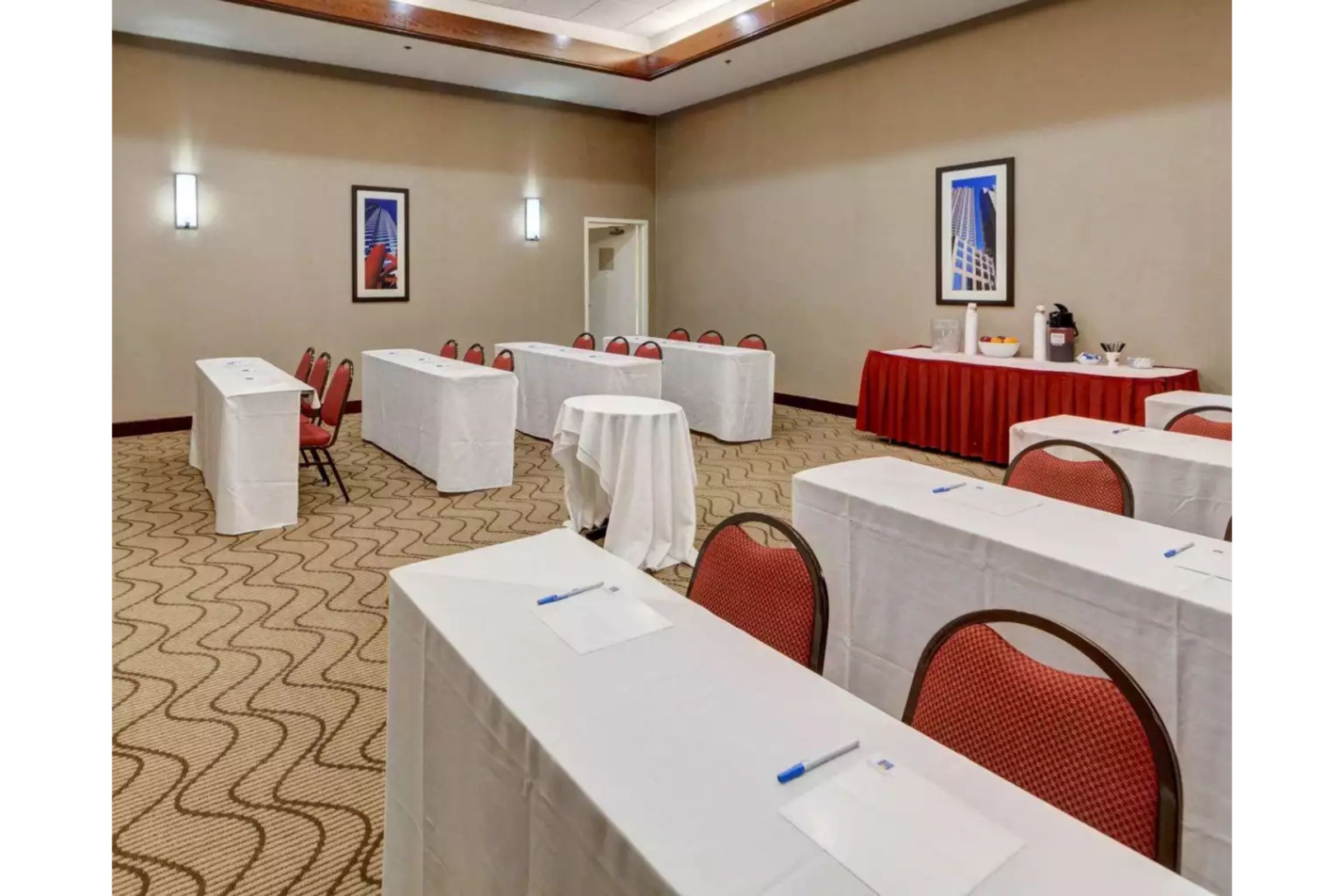 Deluxe Inn Plano