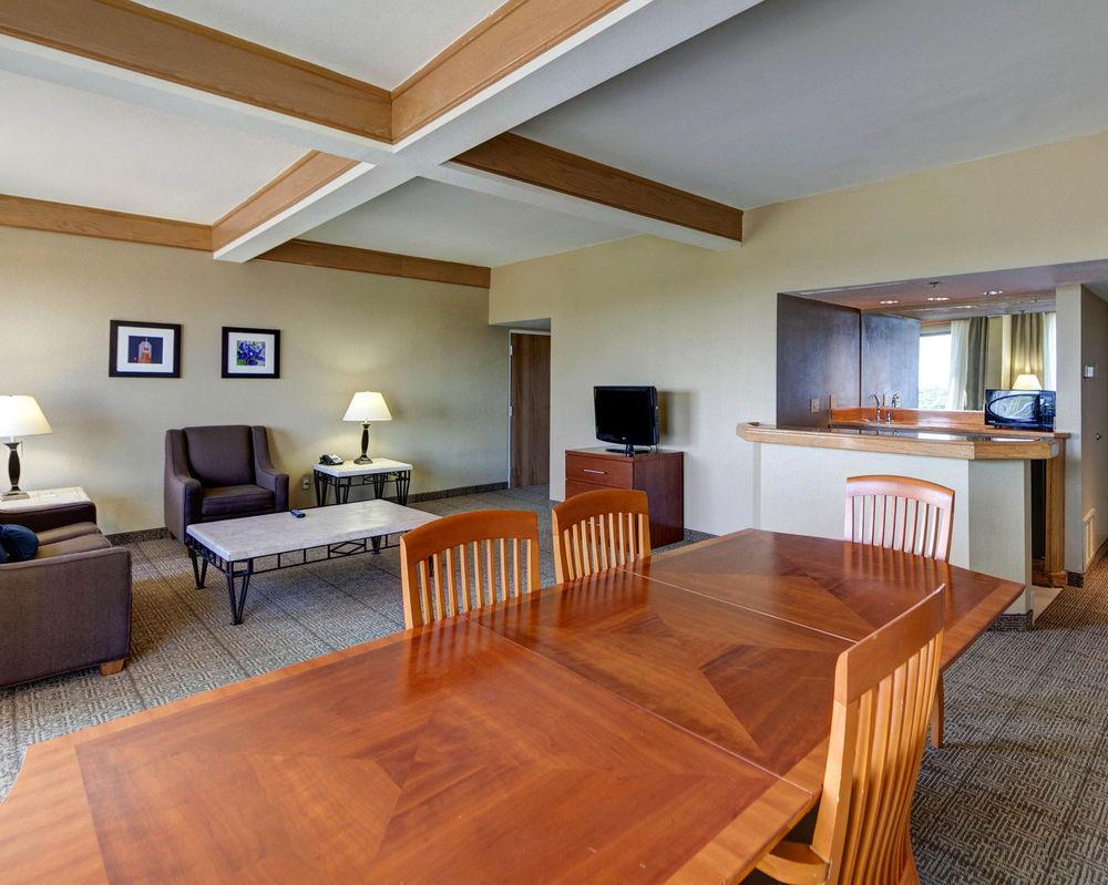 Deluxe Inn Plano