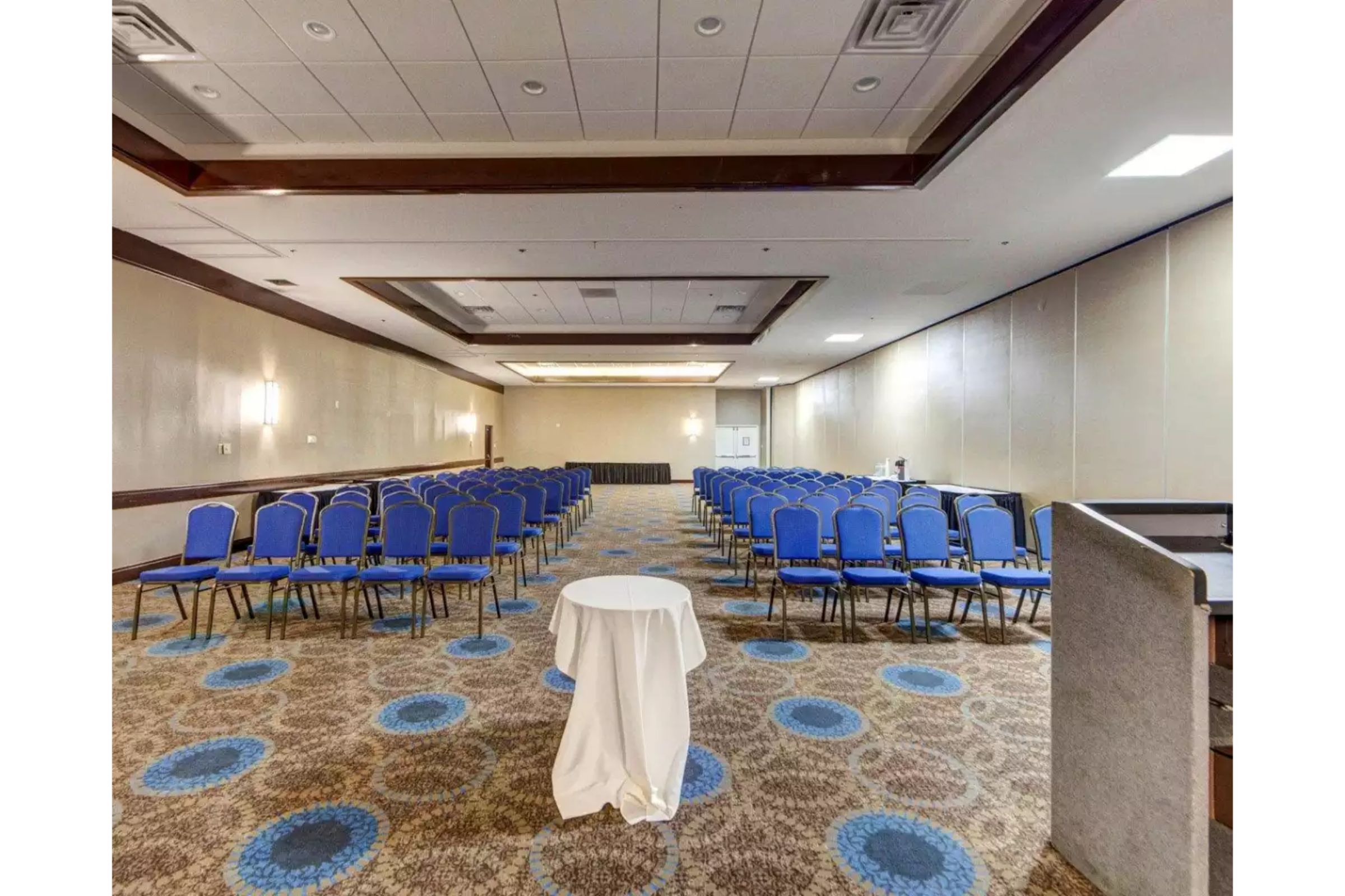 Deluxe Inn Plano