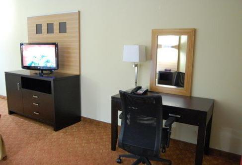 Holiday Inn Express & Suites Plano West - Frisco