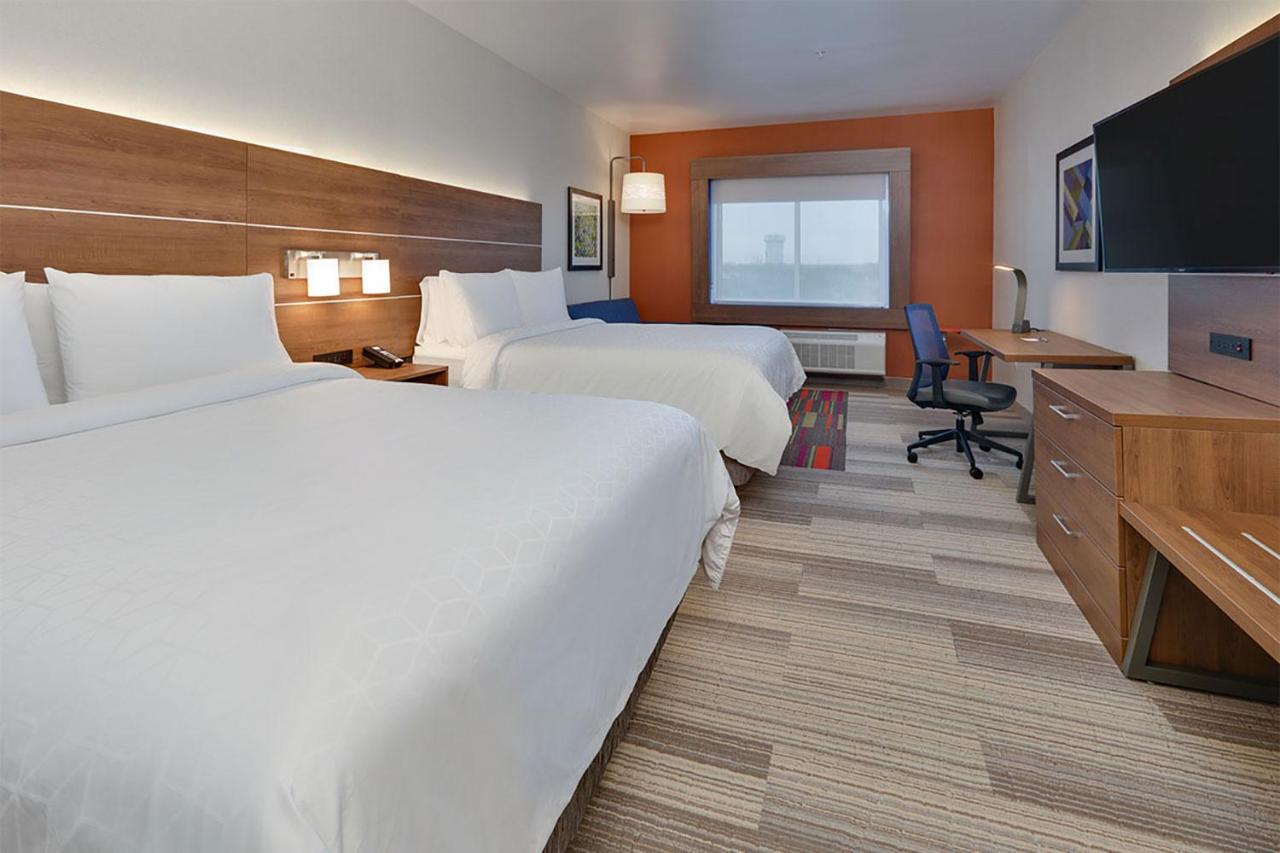 Holiday Inn Express & Suites Plano East